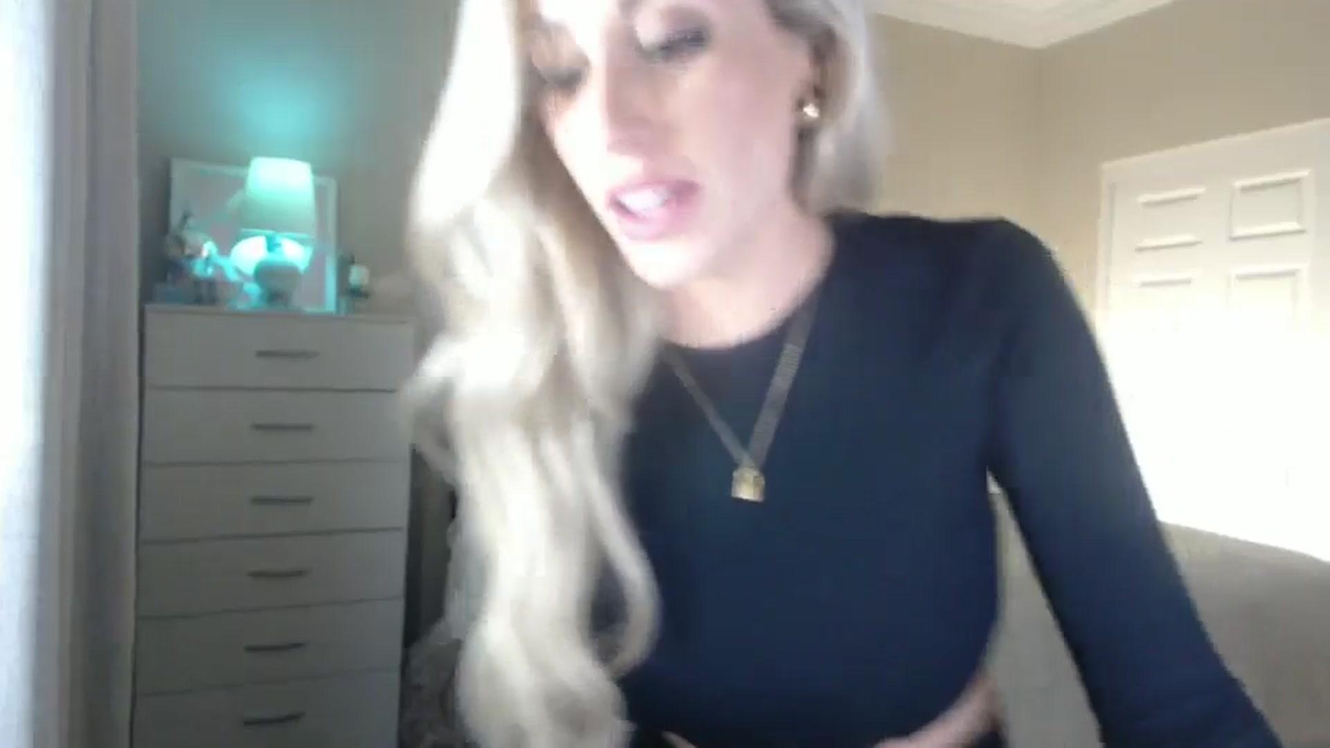 Gallery image thumbnail from Queen_bambii's myfreecams stream on, 05/30/2024, 06:35 image 16 of 20