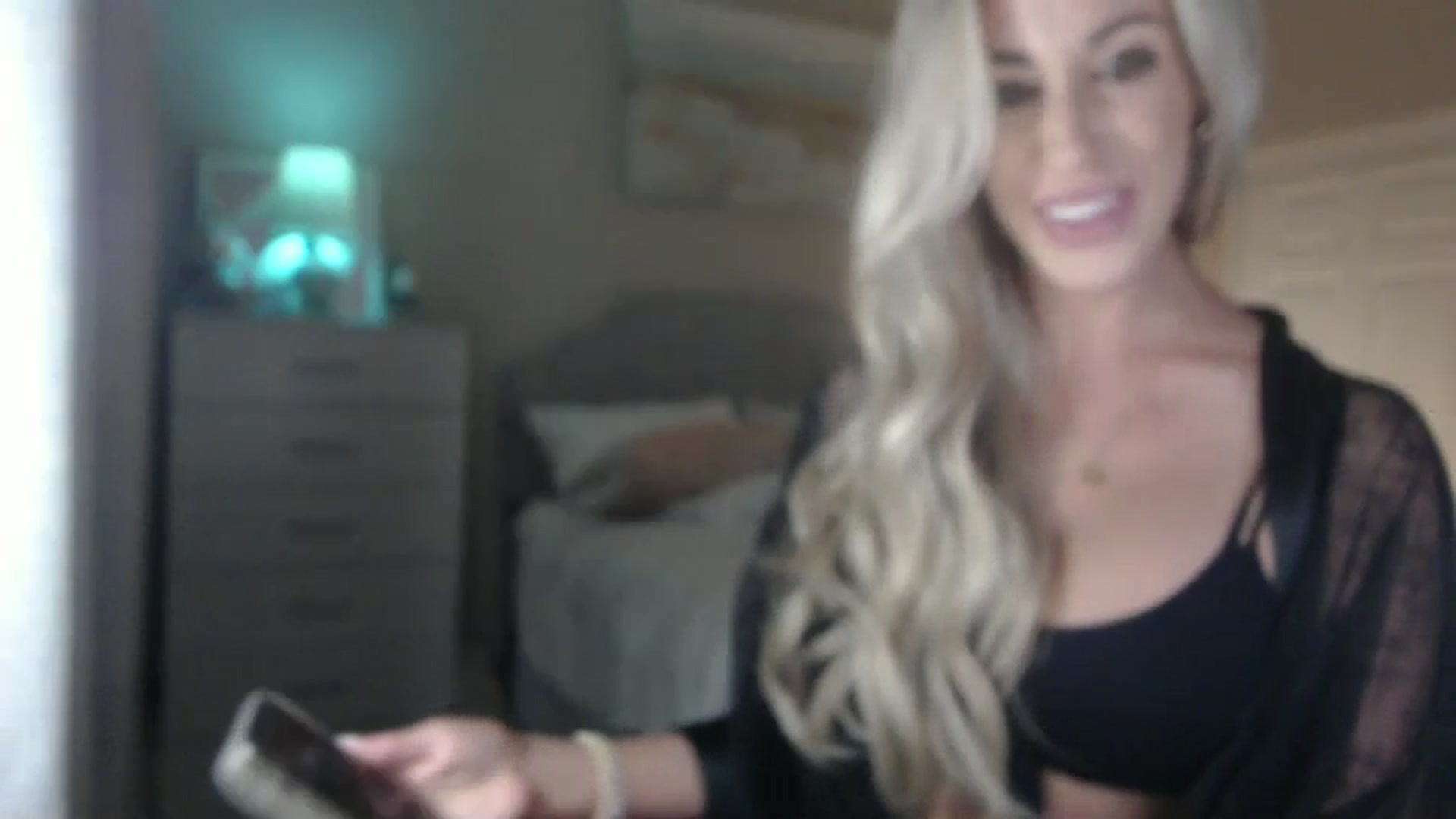 Gallery image thumbnail from Queen_bambii's myfreecams stream on, 06/02/2024, 06:30 image 9 of 20