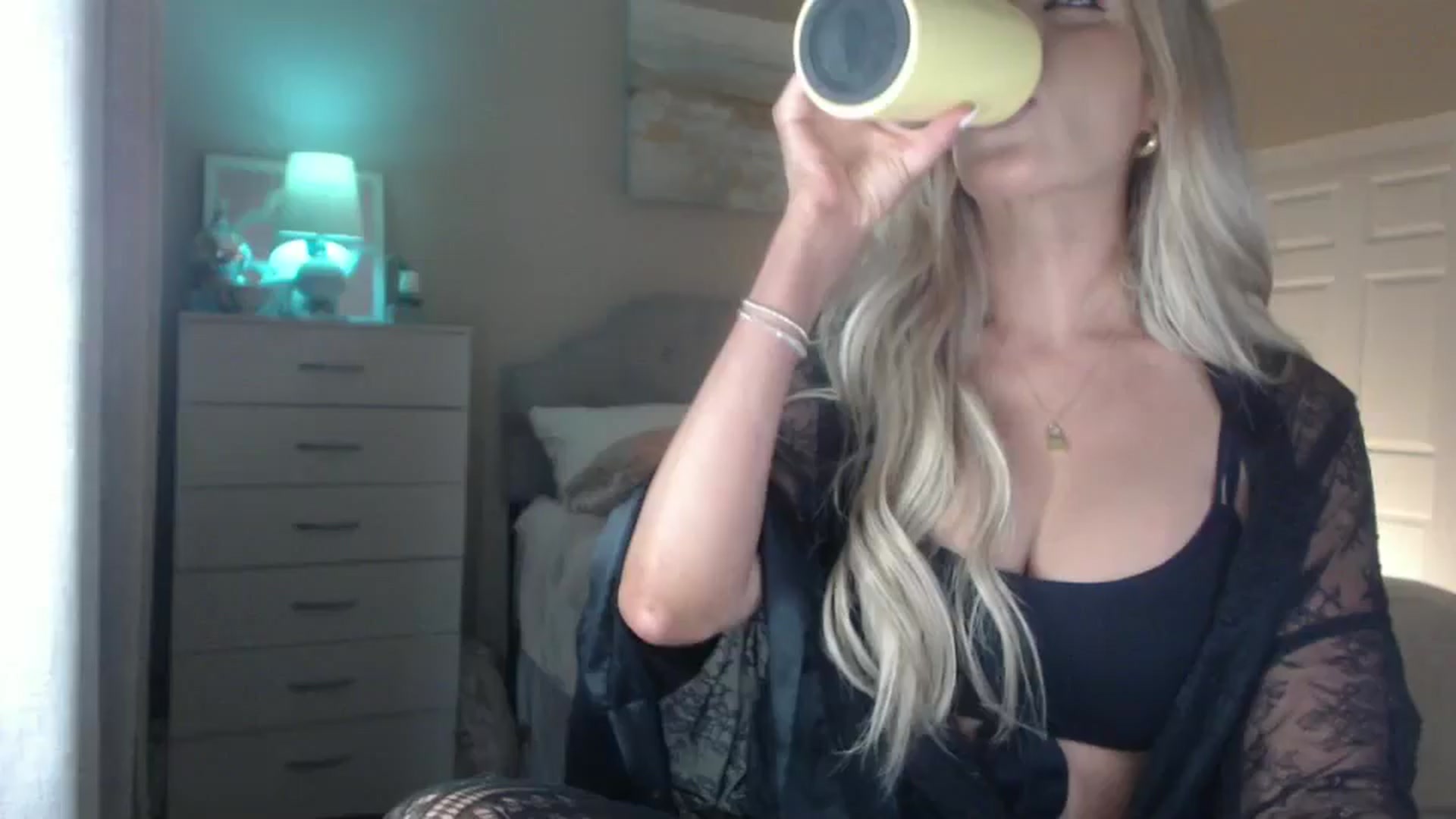 Gallery image thumbnail from Queen_bambii's myfreecams stream on, 06/02/2024, 06:30 image 8 of 20