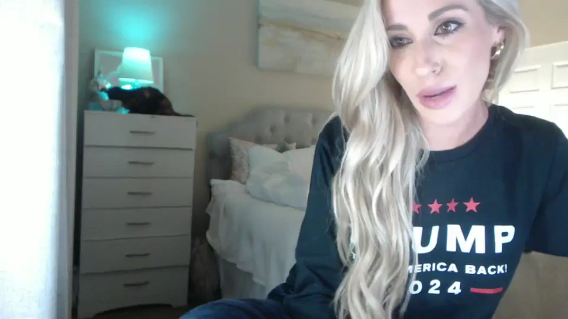 Gallery image thumbnail from Queen_bambii's myfreecams stream on, 06/09/2024, 10:18 image 16 of 20