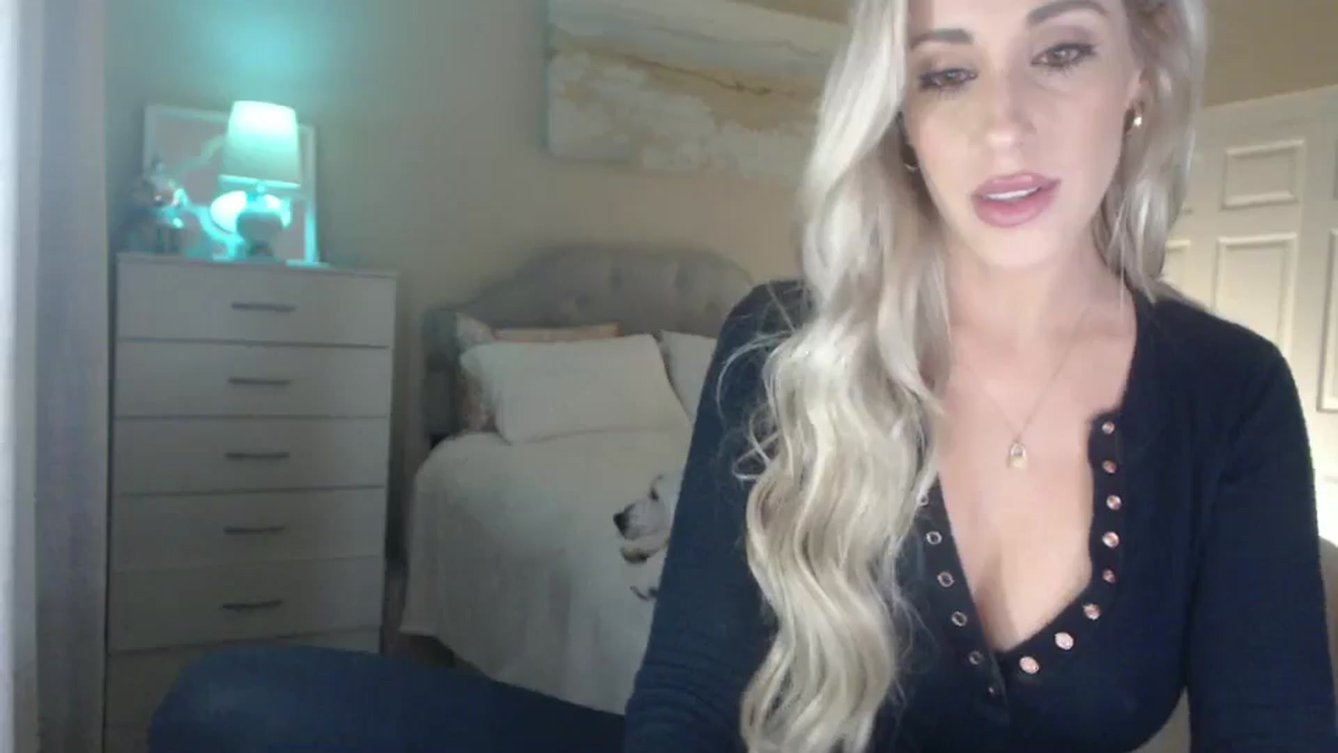 Gallery image thumbnail from Queen_bambii's myfreecams stream on, 06/12/2024, 05:09 image 12 of 20
