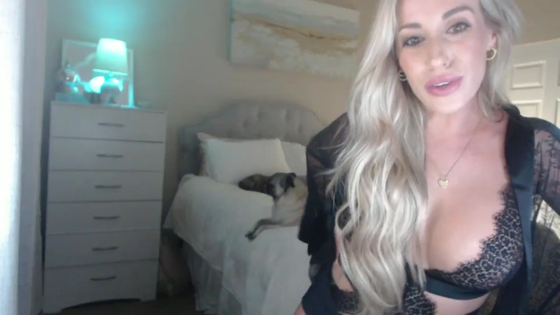 Gallery image thumbnail from Queen_bambii's myfreecams stream on, 06/14/2024, 05:47 image 7 of 20