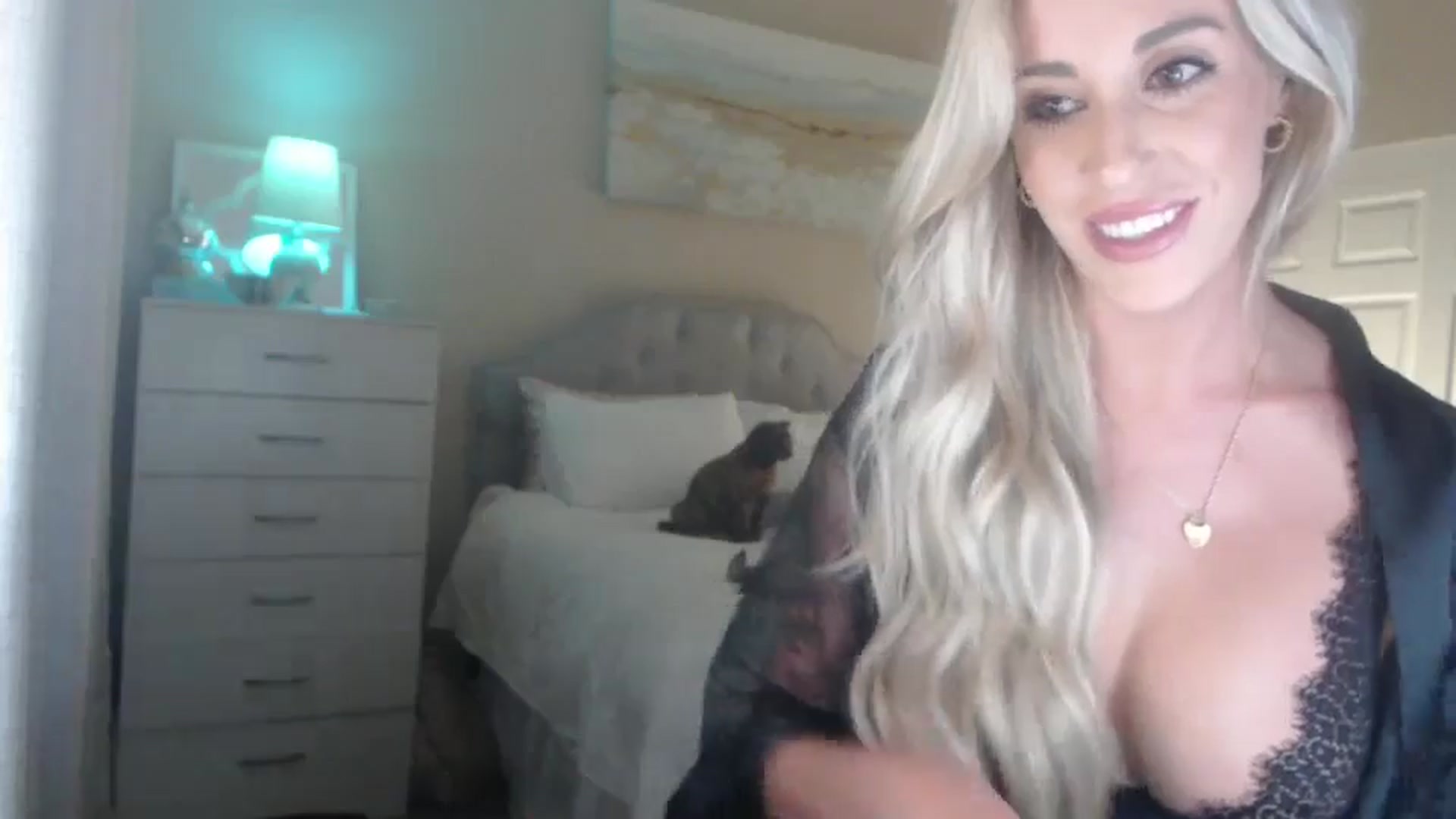 Gallery image thumbnail from Queen_bambii's myfreecams stream on, 06/14/2024, 07:54 image 2 of 20