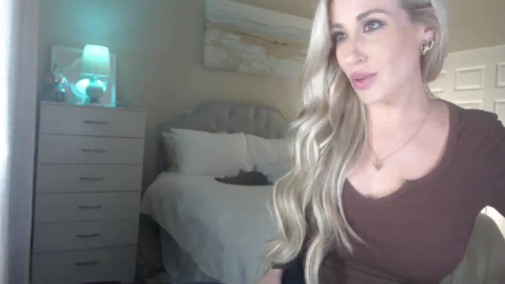 Gallery image thumbnail from Queen_bambii's myfreecams stream on, 06/18/2024, 05:49 image 14 of 20