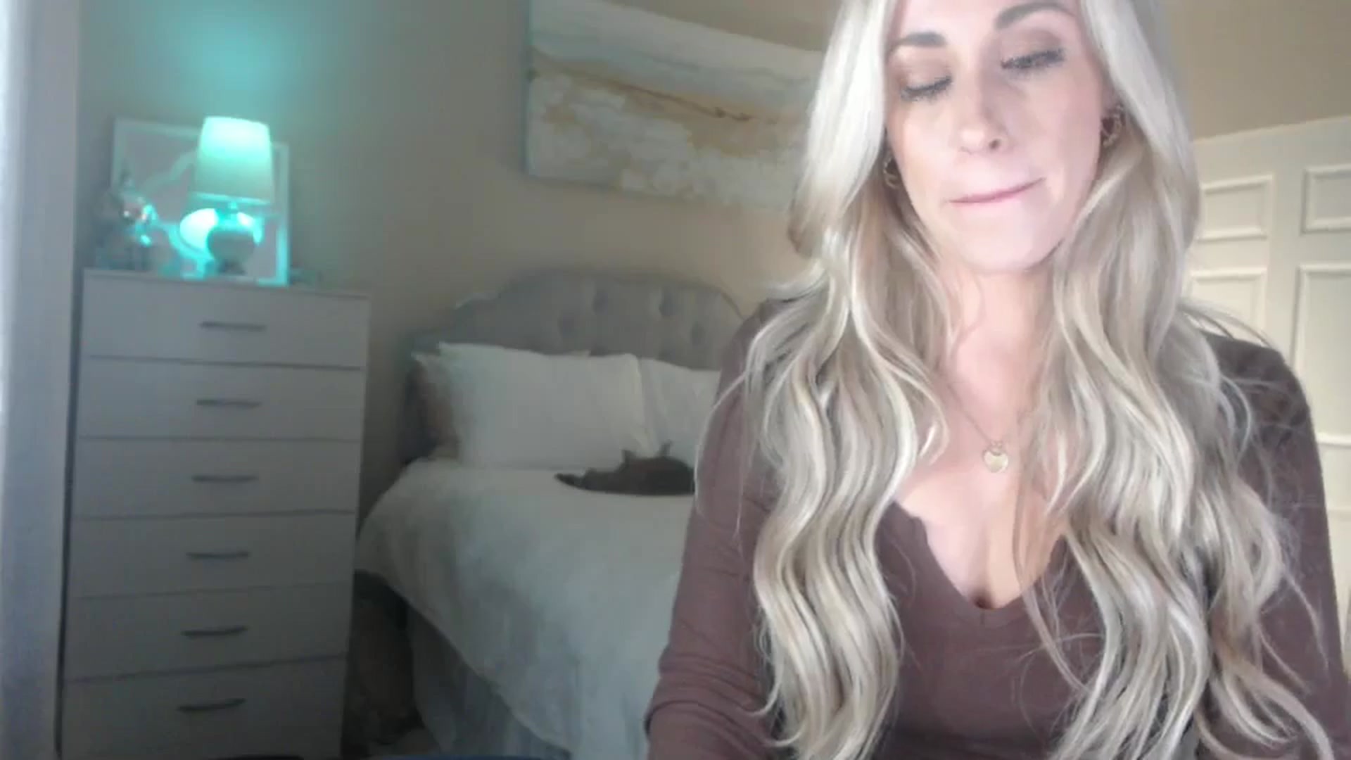 Gallery image thumbnail from Queen_bambii's myfreecams stream on, 06/18/2024, 05:49 image 5 of 20