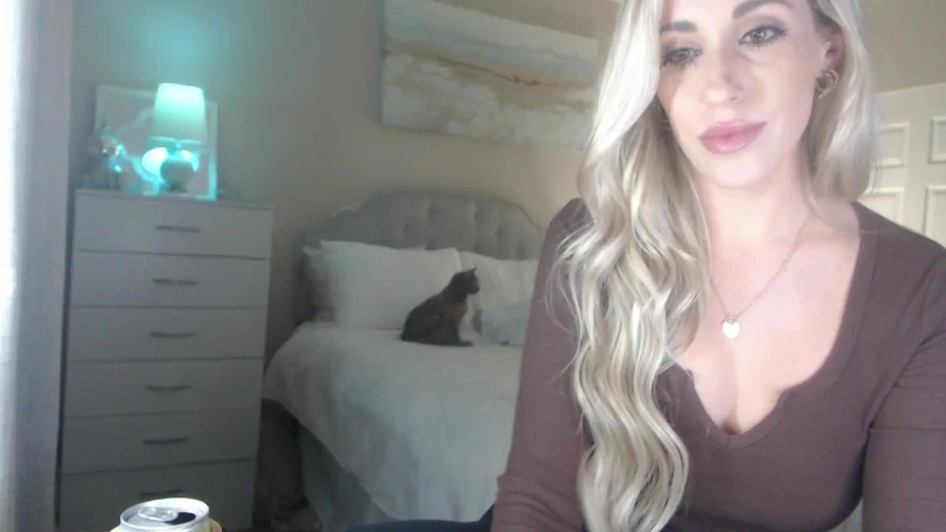 Gallery image thumbnail from Queen_bambii's myfreecams stream on, 06/18/2024, 05:49 image 18 of 20