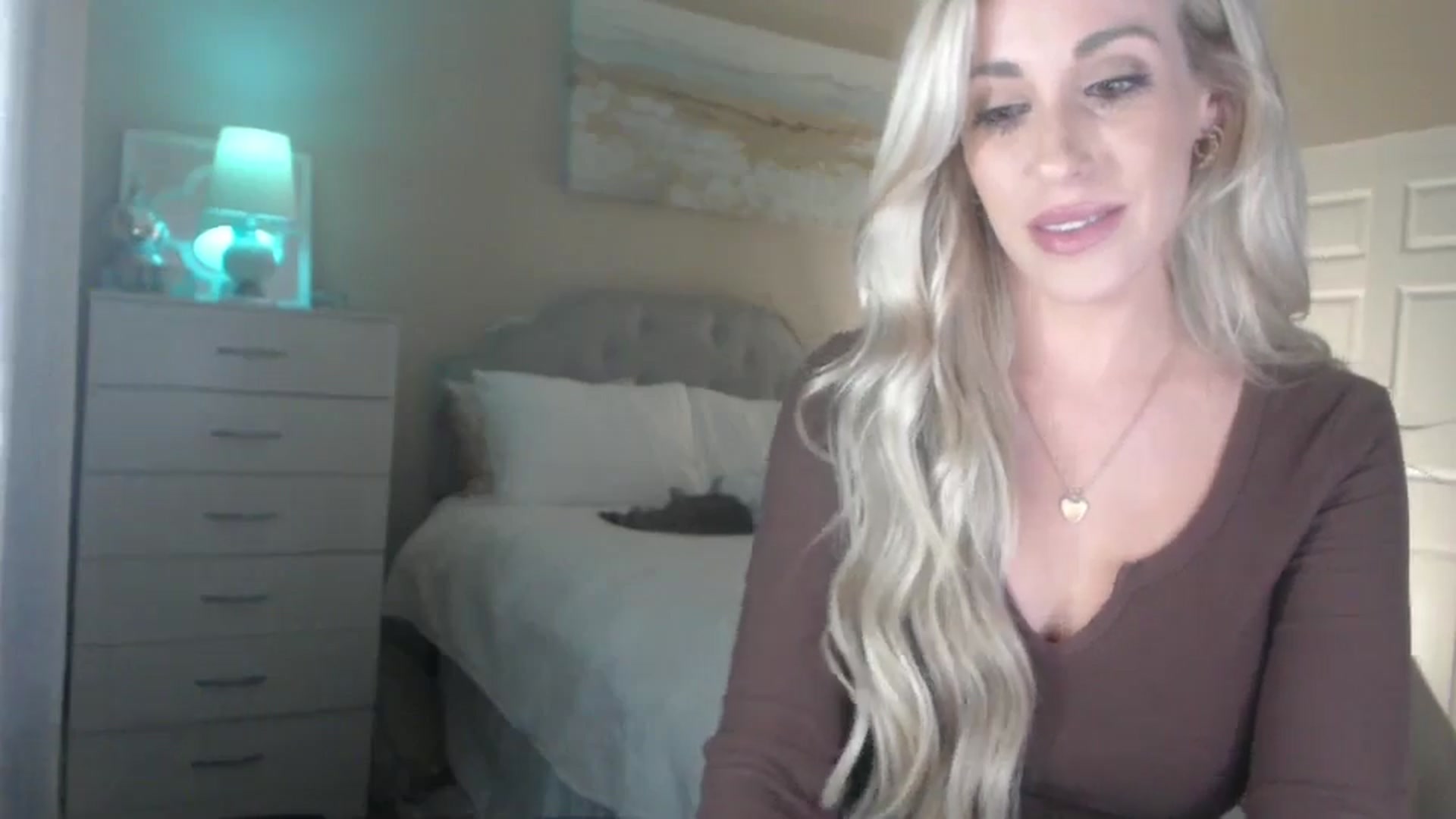 Gallery image thumbnail from Queen_bambii's myfreecams stream on, 06/18/2024, 05:49 image 11 of 20