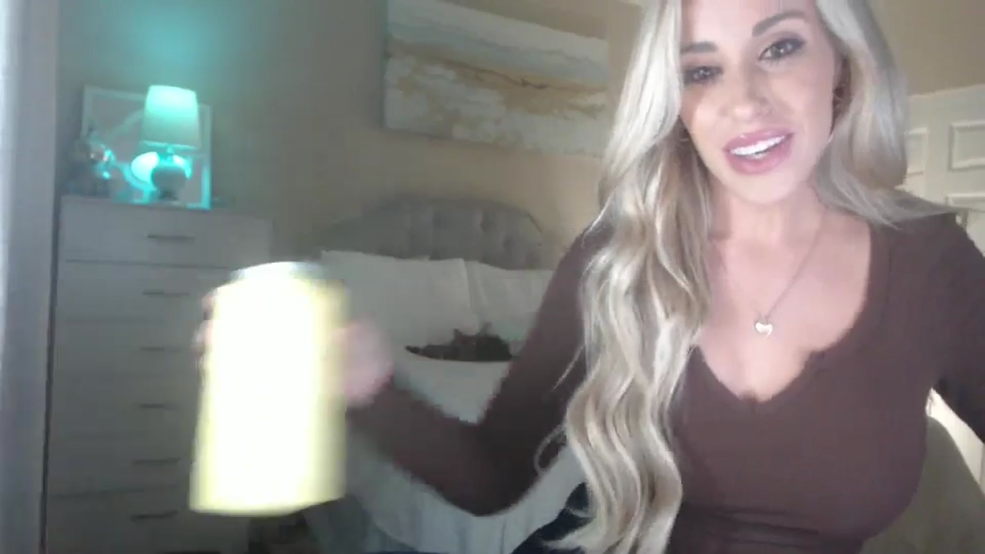 Gallery image thumbnail from Queen_bambii's myfreecams stream on, 06/18/2024, 05:49 image 10 of 20