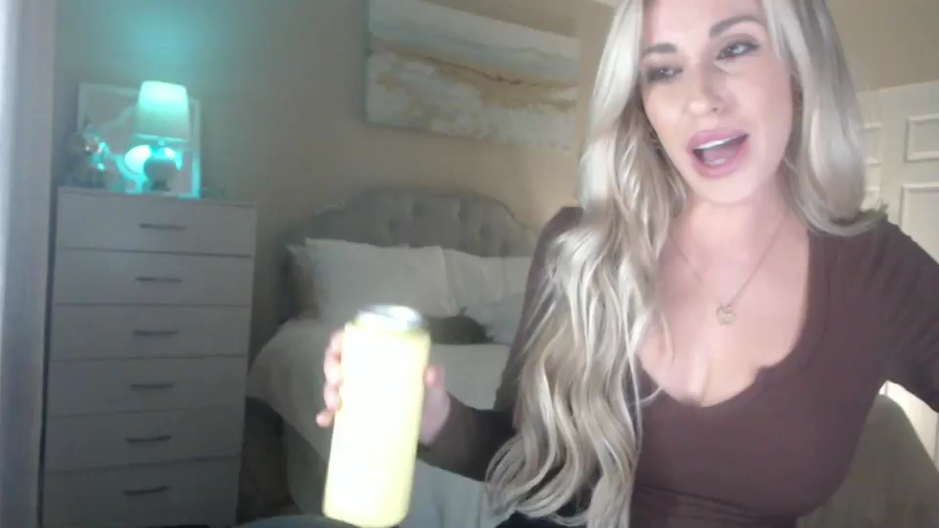 Gallery image thumbnail from Queen_bambii's myfreecams stream on, 06/18/2024, 05:49 image 3 of 20