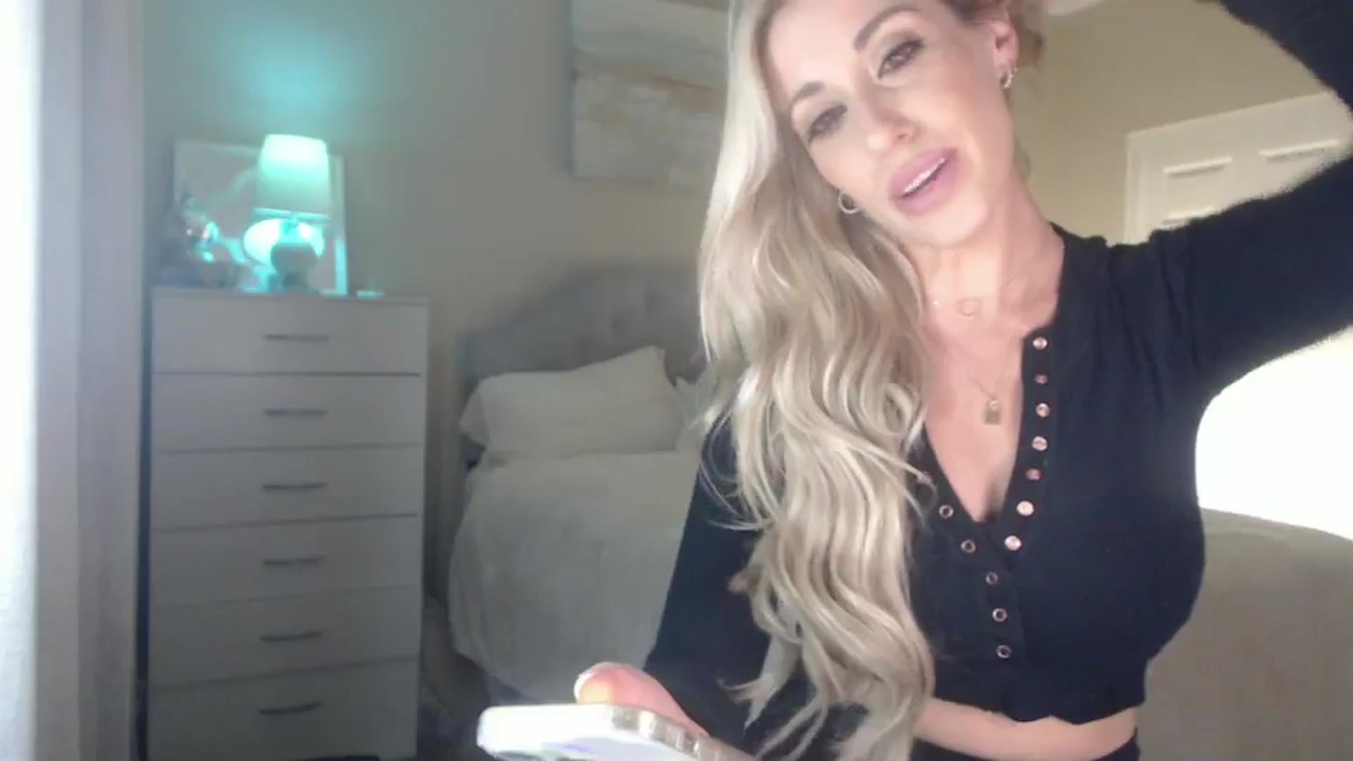 Gallery image thumbnail from Queen_bambii's myfreecams stream on, 06/30/2024, 08:38 image 9 of 20