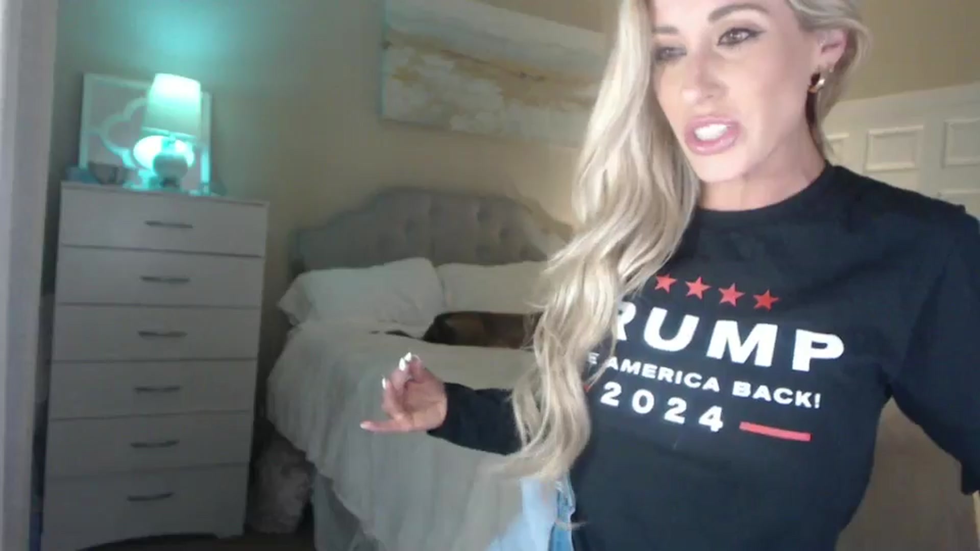 Gallery image thumbnail from Queen_bambii's myfreecams stream on, 07/04/2024, 08:55 image 11 of 20