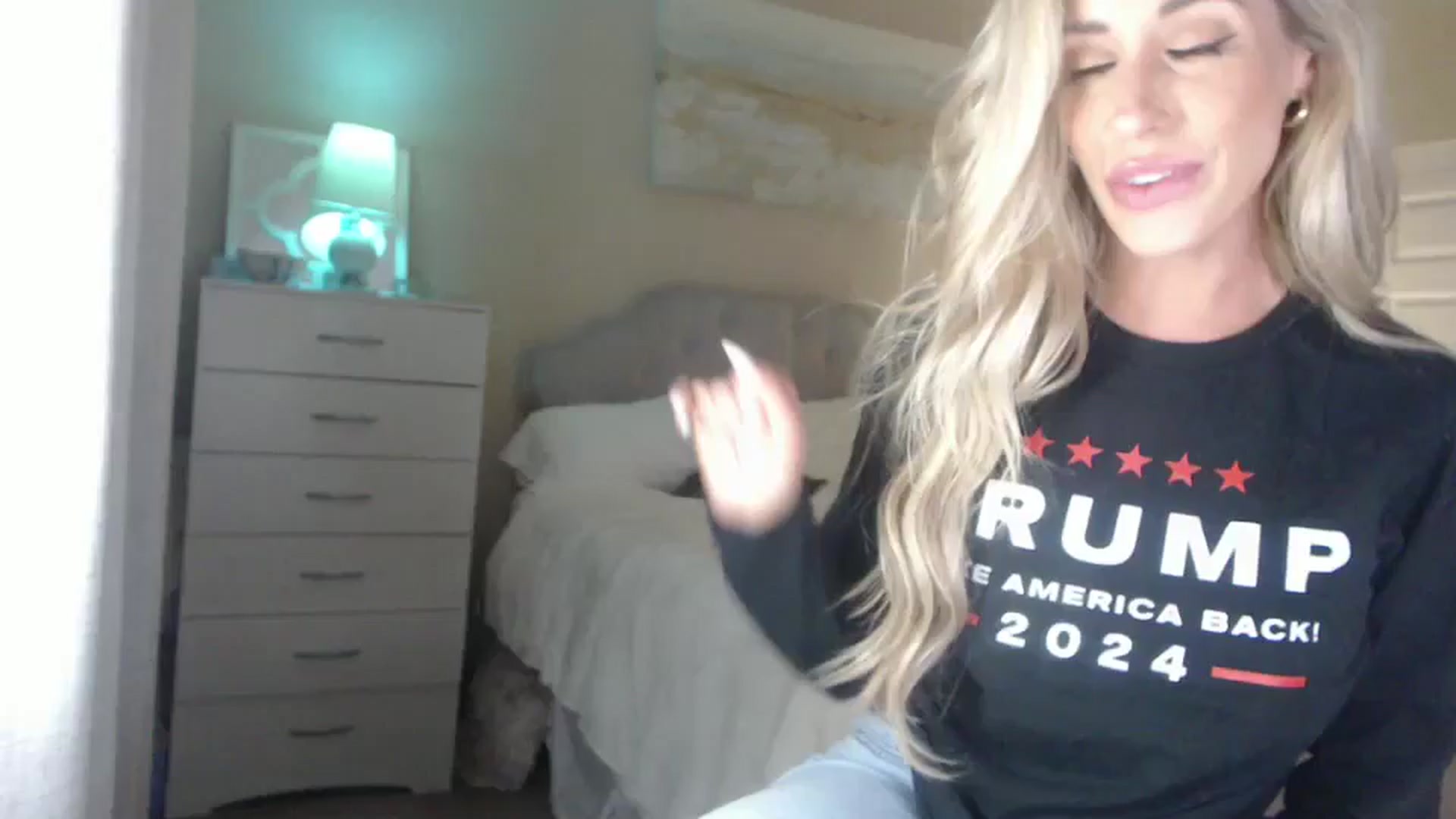 Gallery image thumbnail from Queen_bambii's myfreecams stream on, 07/04/2024, 08:55 image 1 of 20
