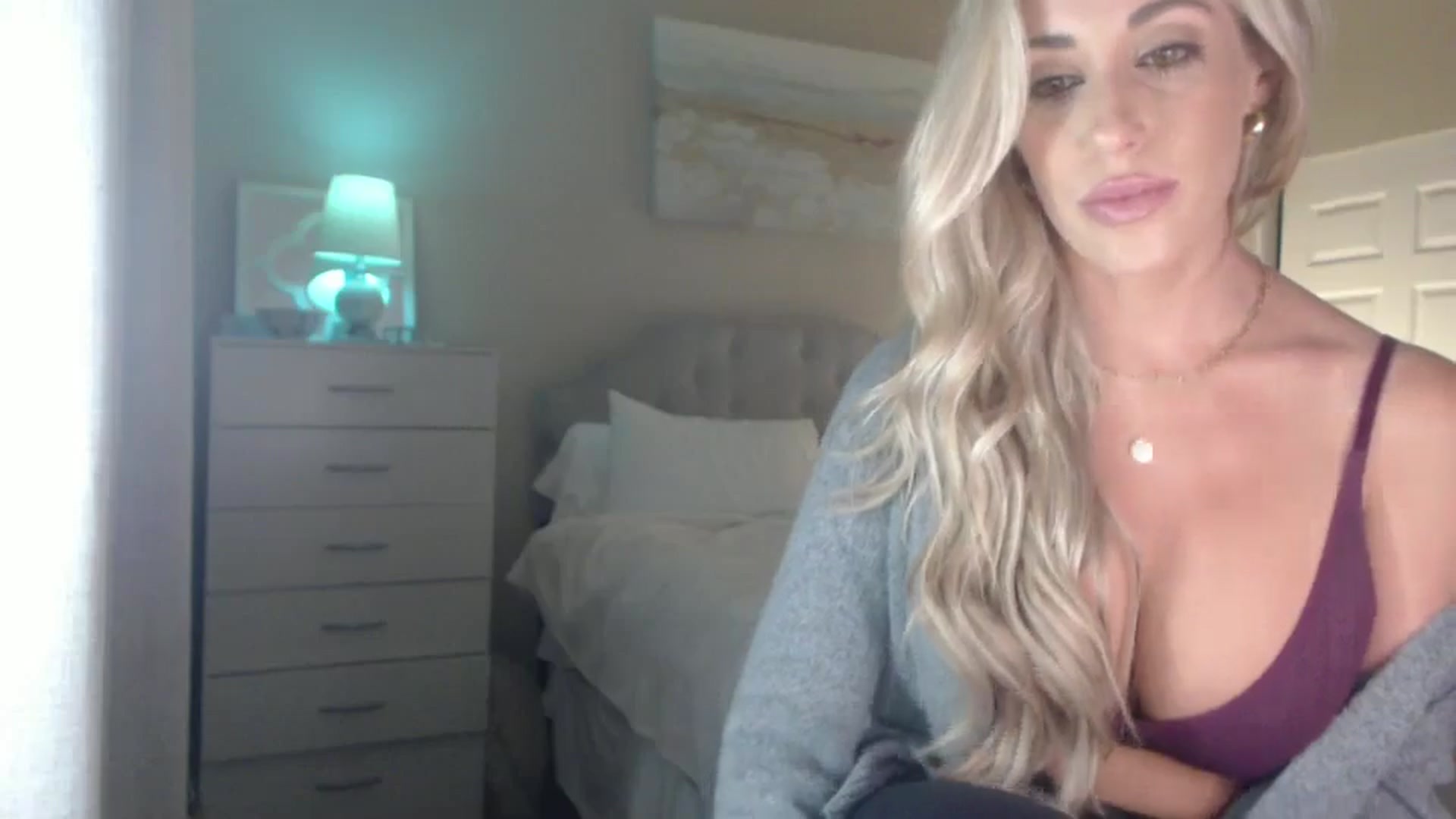 Gallery image thumbnail from Queen_bambii's myfreecams stream on, 07/12/2024, 04:59 image 20 of 20