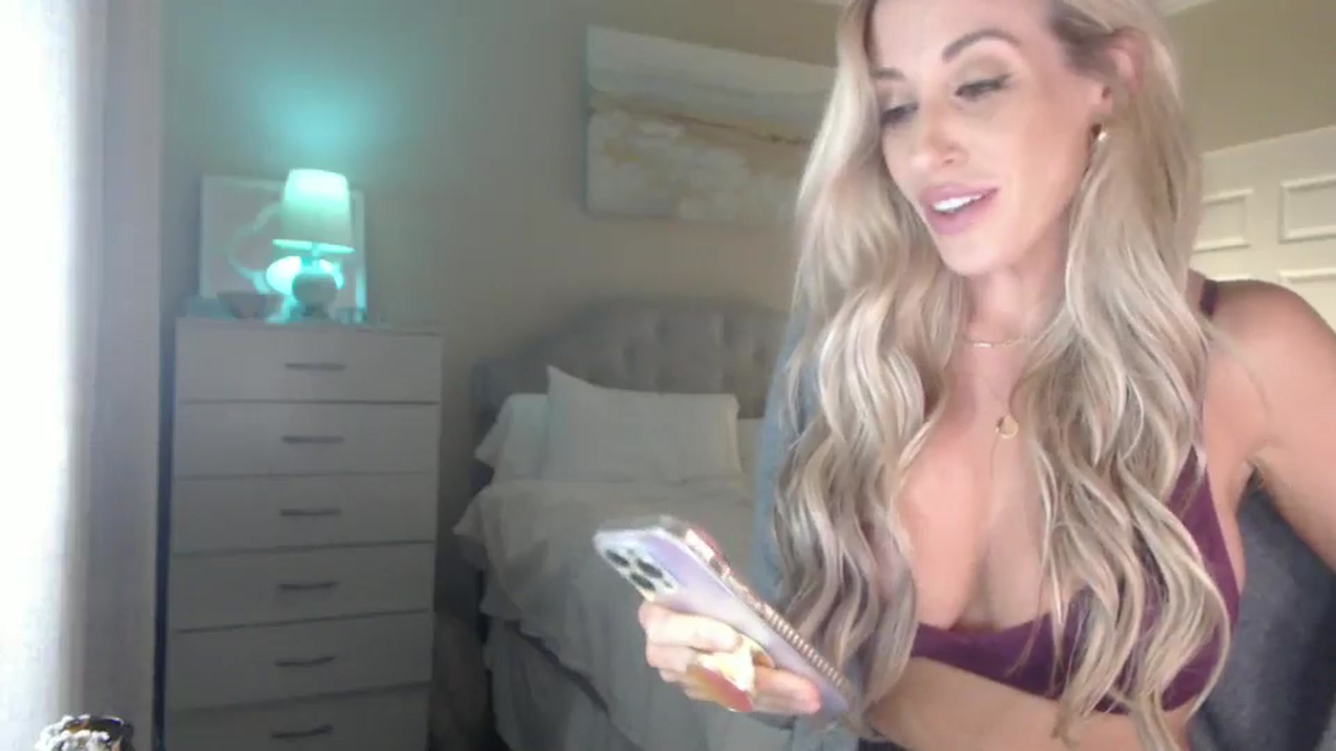 Gallery image thumbnail from Queen_bambii's myfreecams stream on, 07/12/2024, 07:26 image 15 of 20