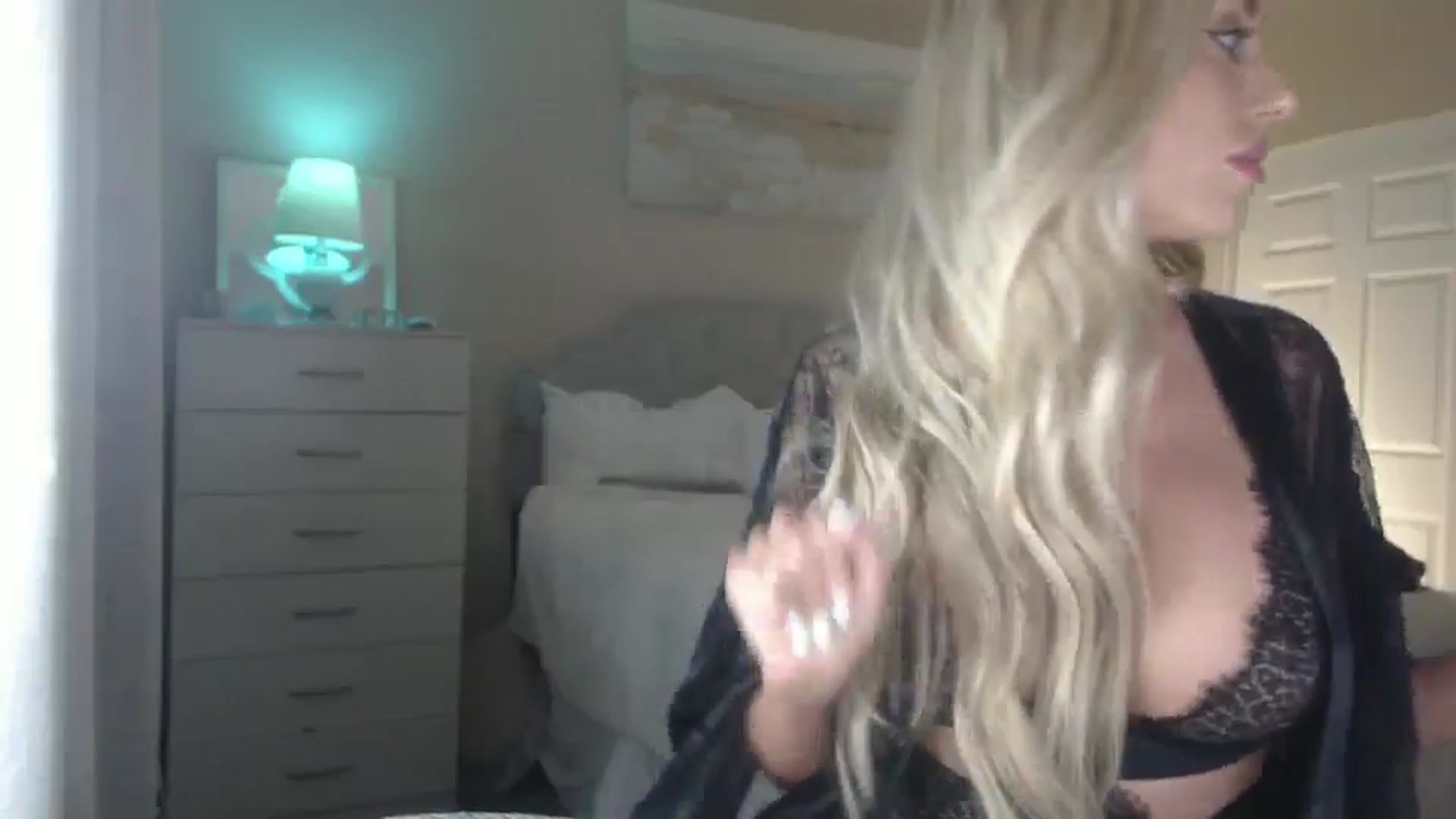 Gallery image thumbnail from Queen_bambii's myfreecams stream on, 07/17/2024, 07:11 image 13 of 20