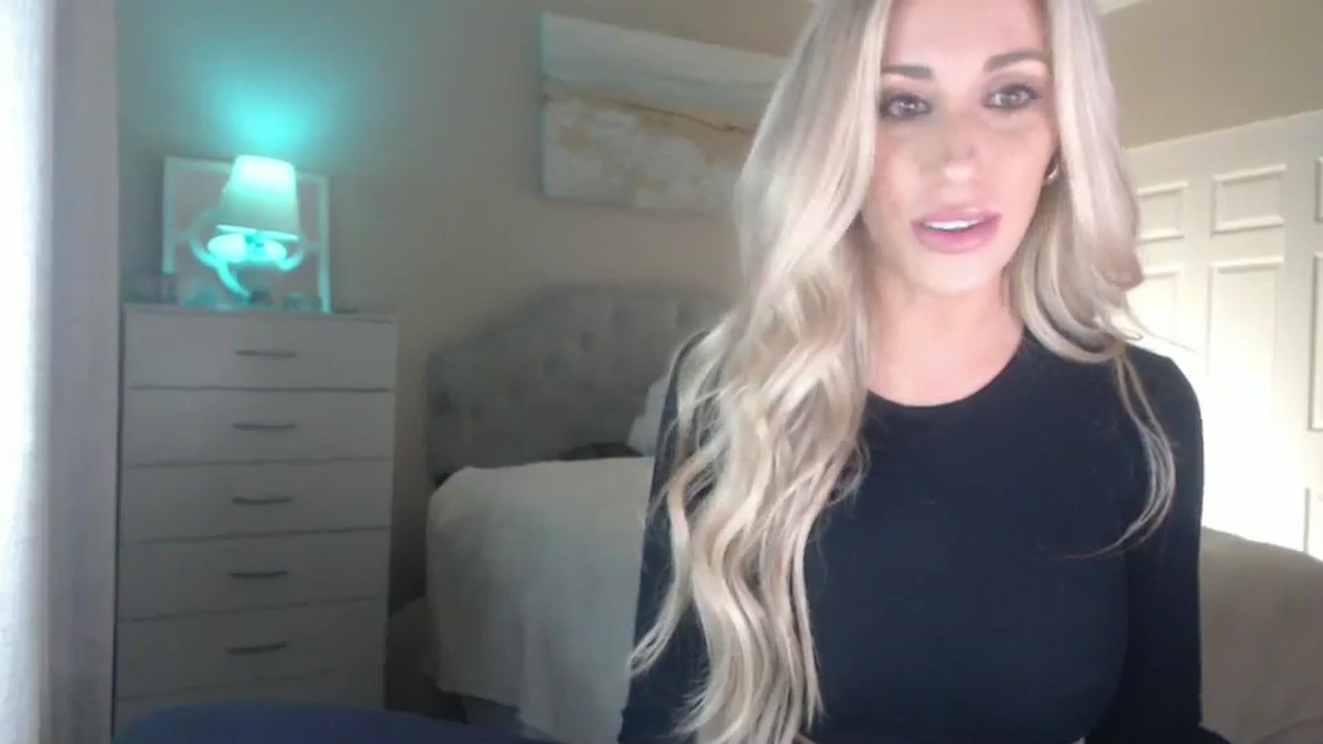Gallery image thumbnail from Queen_bambii's myfreecams stream on, 07/19/2024, 05:53 image 3 of 20