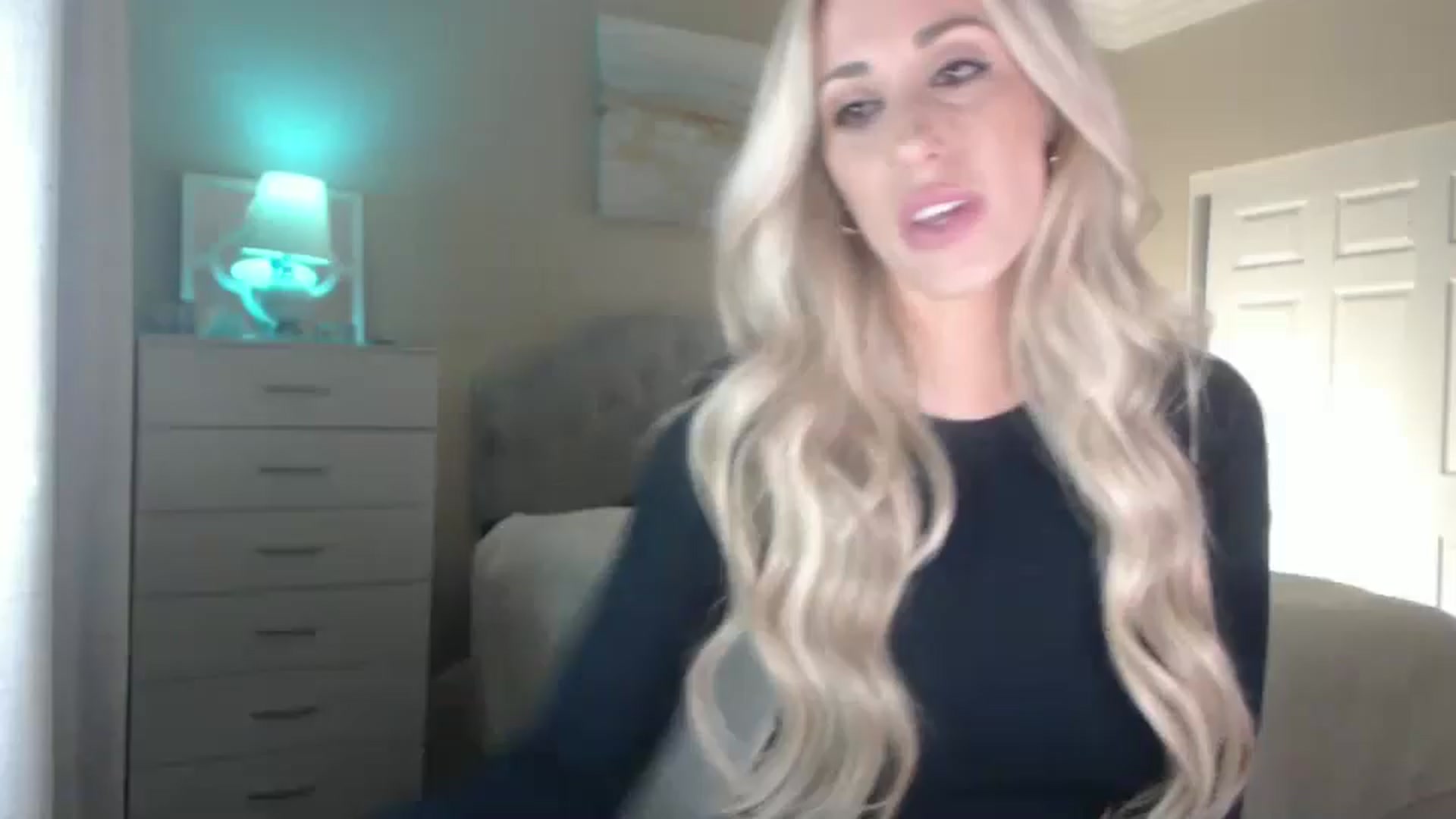 Gallery image thumbnail from Queen_bambii's myfreecams stream on, 07/19/2024, 05:53 image 1 of 20