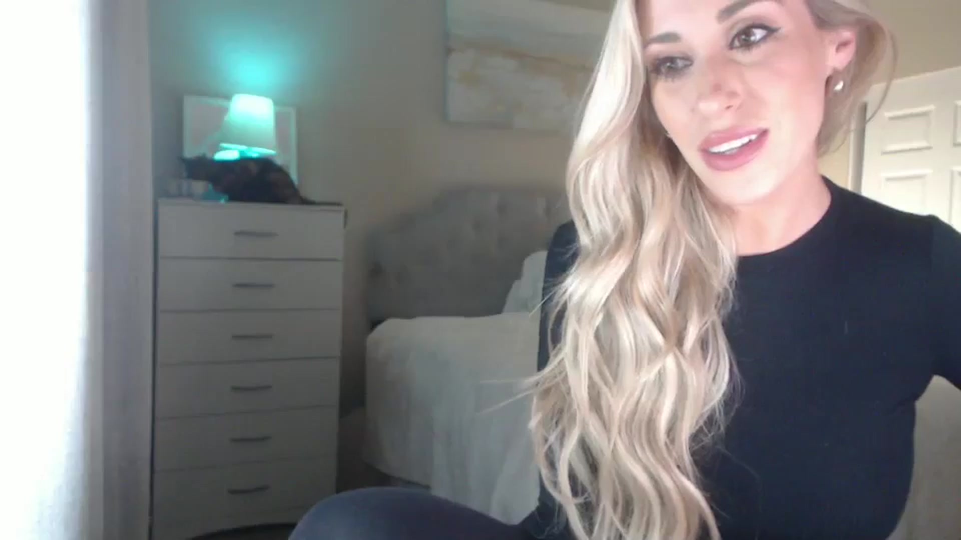 Gallery image thumbnail from Queen_bambii's myfreecams stream on, 07/19/2024, 05:53 image 16 of 20