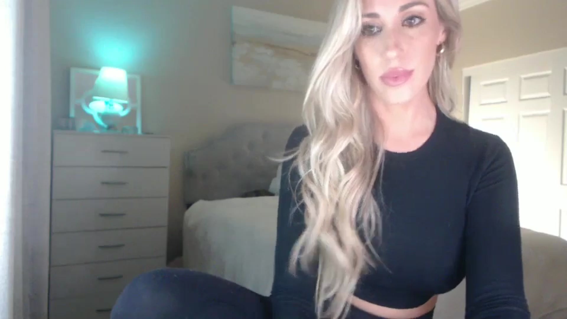 Gallery image thumbnail from Queen_bambii's myfreecams stream on, 07/19/2024, 05:53 image 4 of 20