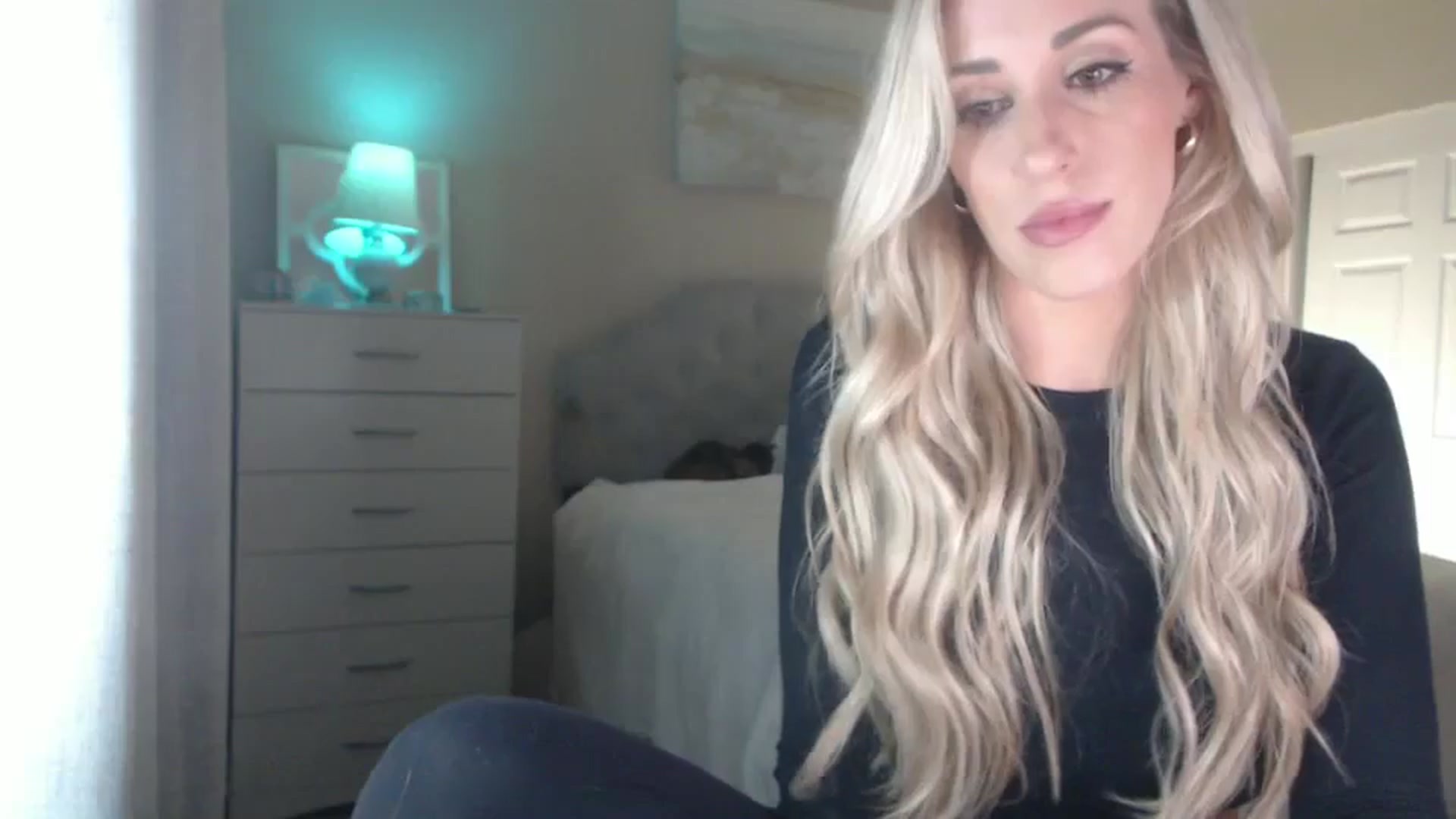 Gallery image thumbnail from Queen_bambii's myfreecams stream on, 07/19/2024, 05:53 image 17 of 20