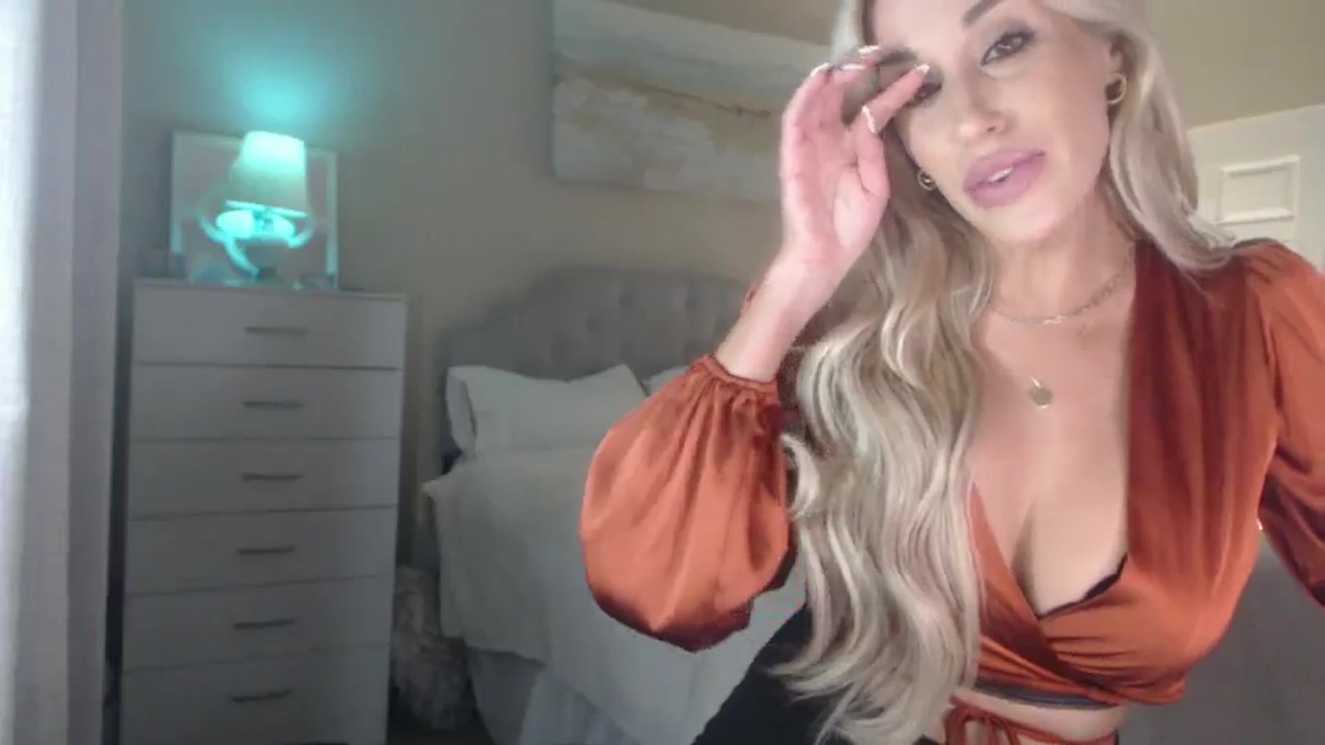 Gallery image thumbnail from Queen_bambii's myfreecams stream on, 07/20/2024, 04:39 image 14 of 20