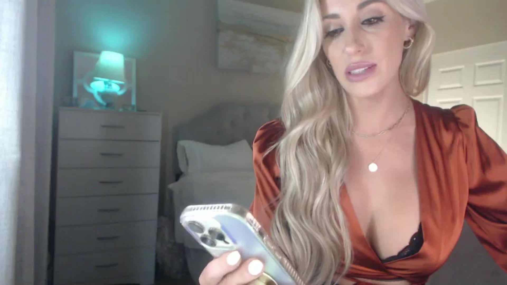 Gallery image thumbnail from Queen_bambii's myfreecams stream on, 07/20/2024, 04:39 image 16 of 20