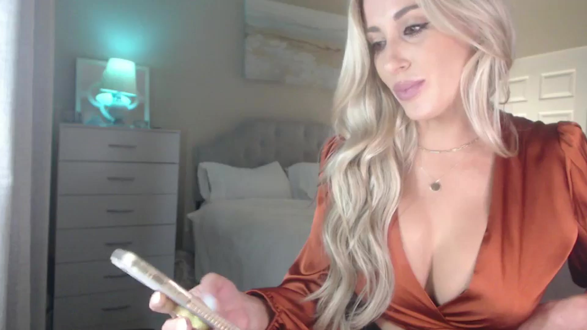 Gallery image thumbnail from Queen_bambii's myfreecams stream on, 07/20/2024, 04:39 image 9 of 20