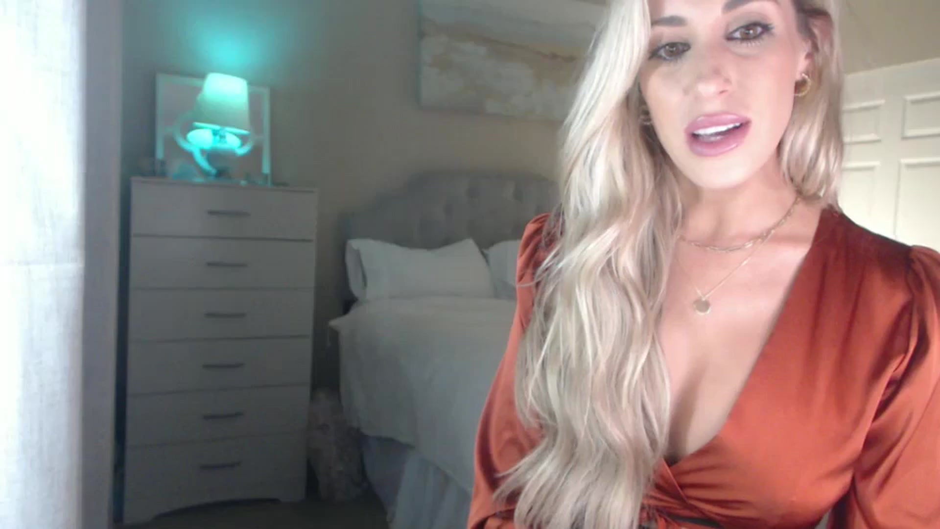 Gallery image thumbnail from Queen_bambii's myfreecams stream on, 07/20/2024, 07:14 image 7 of 20