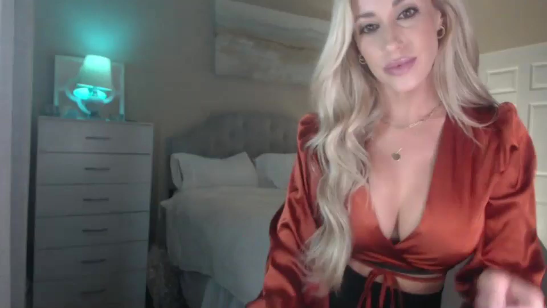Gallery image thumbnail from Queen_bambii's myfreecams stream on, 07/20/2024, 07:14 image 1 of 20