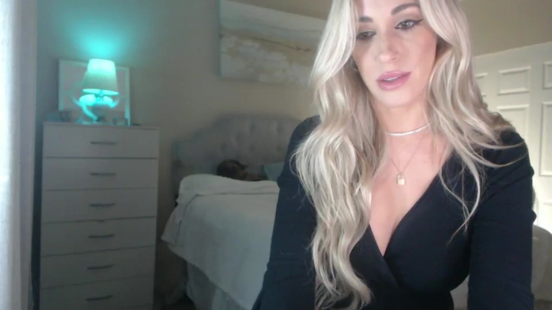 Gallery image thumbnail from Queen_bambii's myfreecams stream on, 07/23/2024, 07:25 image 7 of 20
