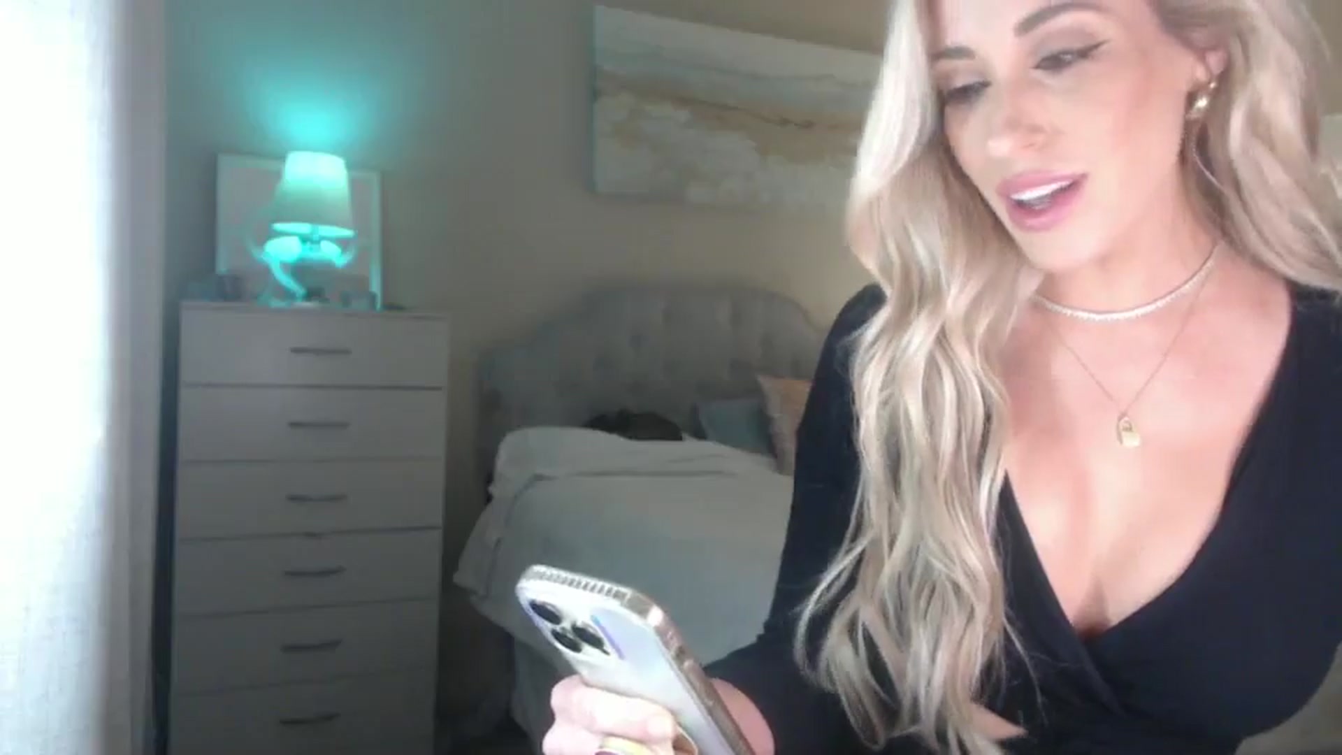 Gallery image thumbnail from Queen_bambii's myfreecams stream on, 07/23/2024, 07:25 image 11 of 20