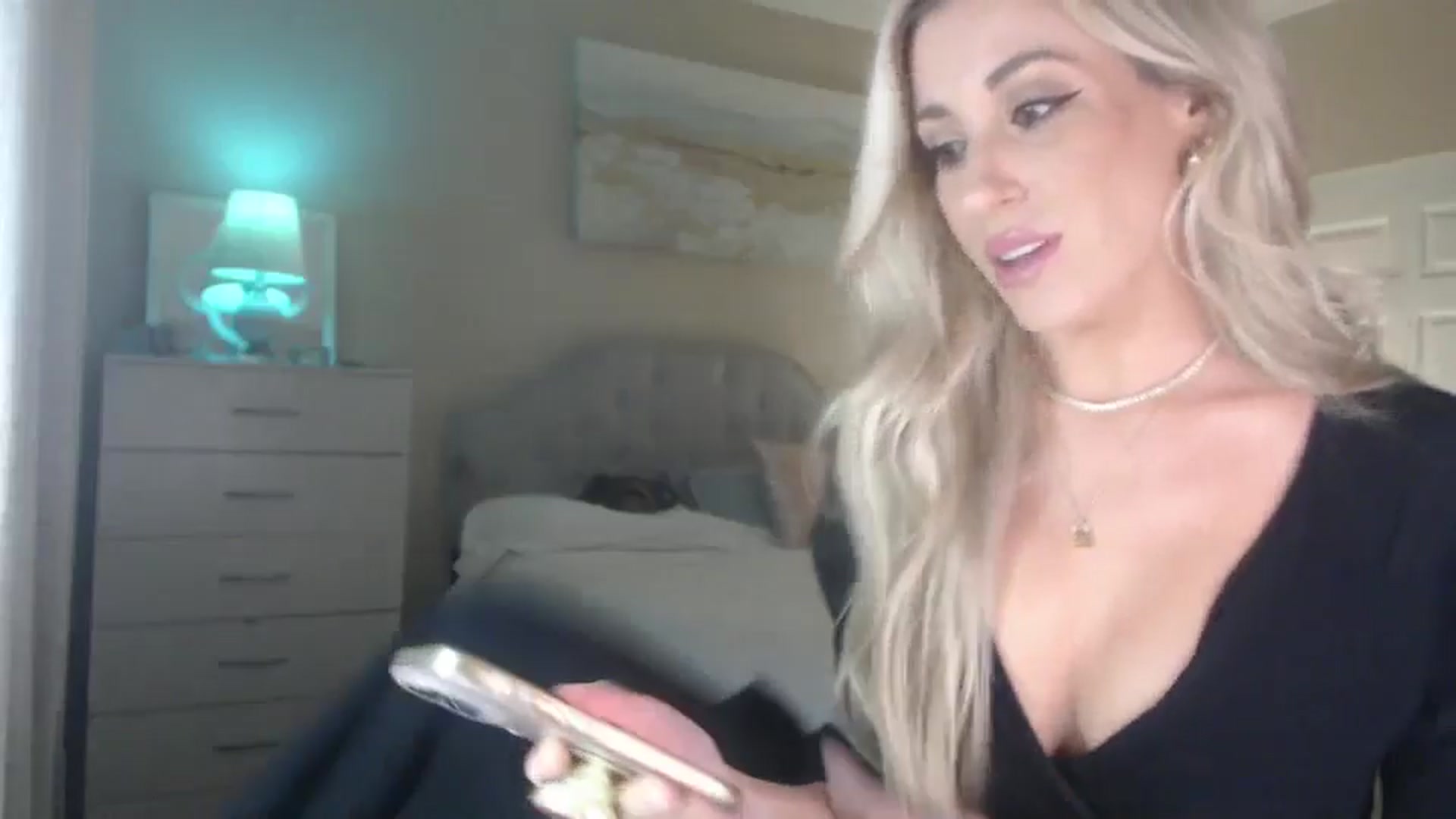 Gallery image thumbnail from Queen_bambii's myfreecams stream on, 07/23/2024, 07:25 image 3 of 20