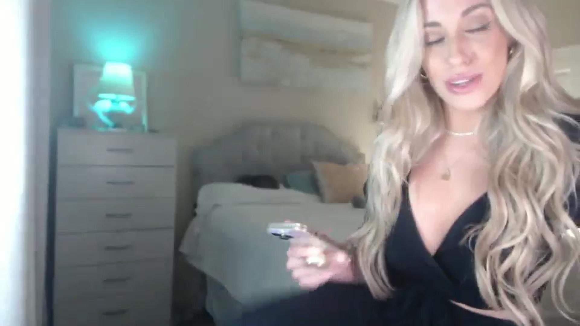 Gallery image thumbnail from Queen_bambii's myfreecams stream on, 07/23/2024, 07:25 image 5 of 20