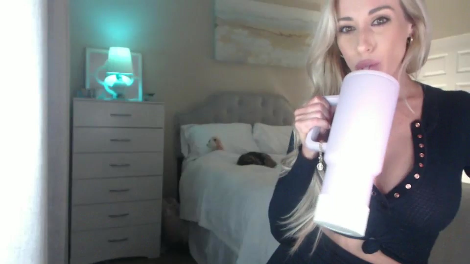 Gallery image thumbnail from Queen_bambii's myfreecams stream on, 08/07/2024, 05:40 image 8 of 20