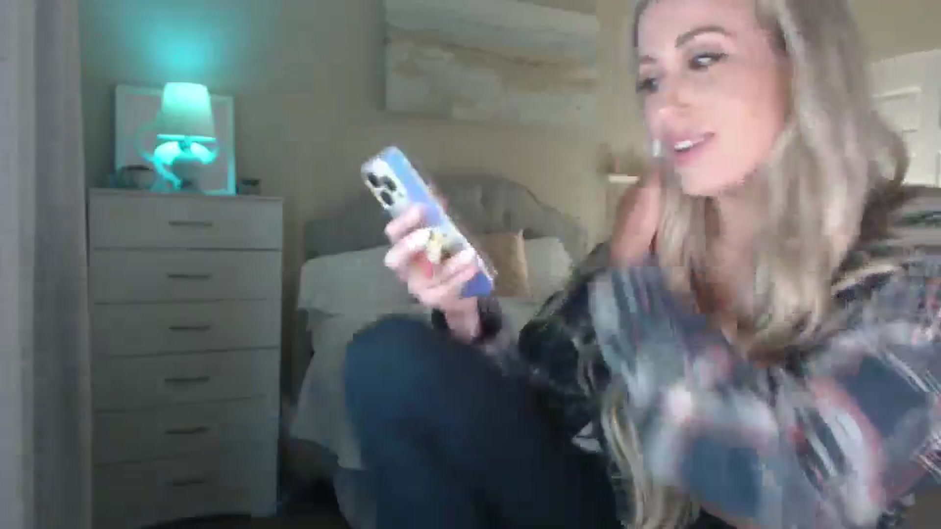 Gallery image thumbnail from Queen_bambii's myfreecams stream on, 08/10/2024, 06:06 image 11 of 20