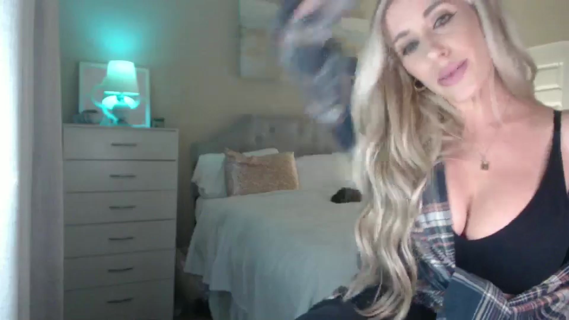 Gallery image thumbnail from Queen_bambii's myfreecams stream on, 08/10/2024, 07:42 image 8 of 20