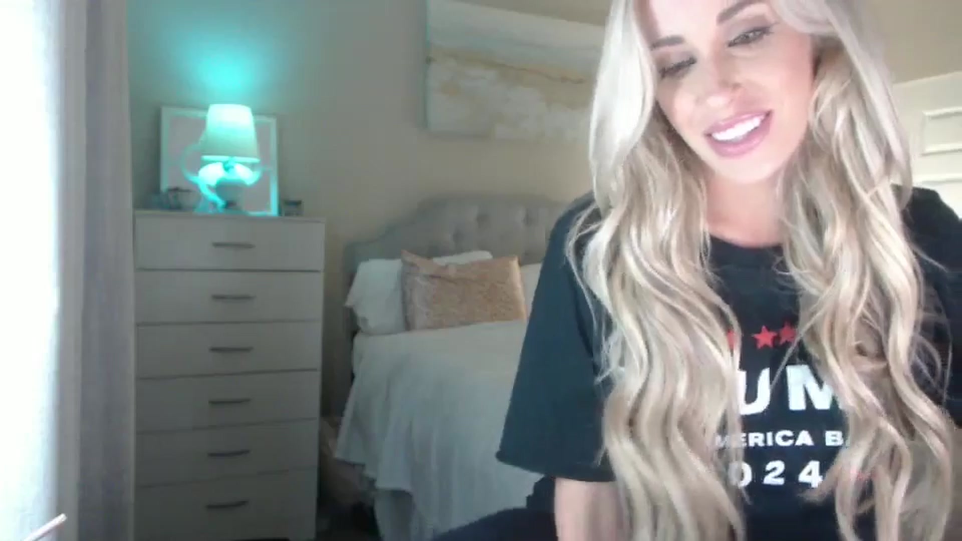 Gallery image thumbnail from Queen_bambii's myfreecams stream on, 08/10/2024, 08:05 image 5 of 20