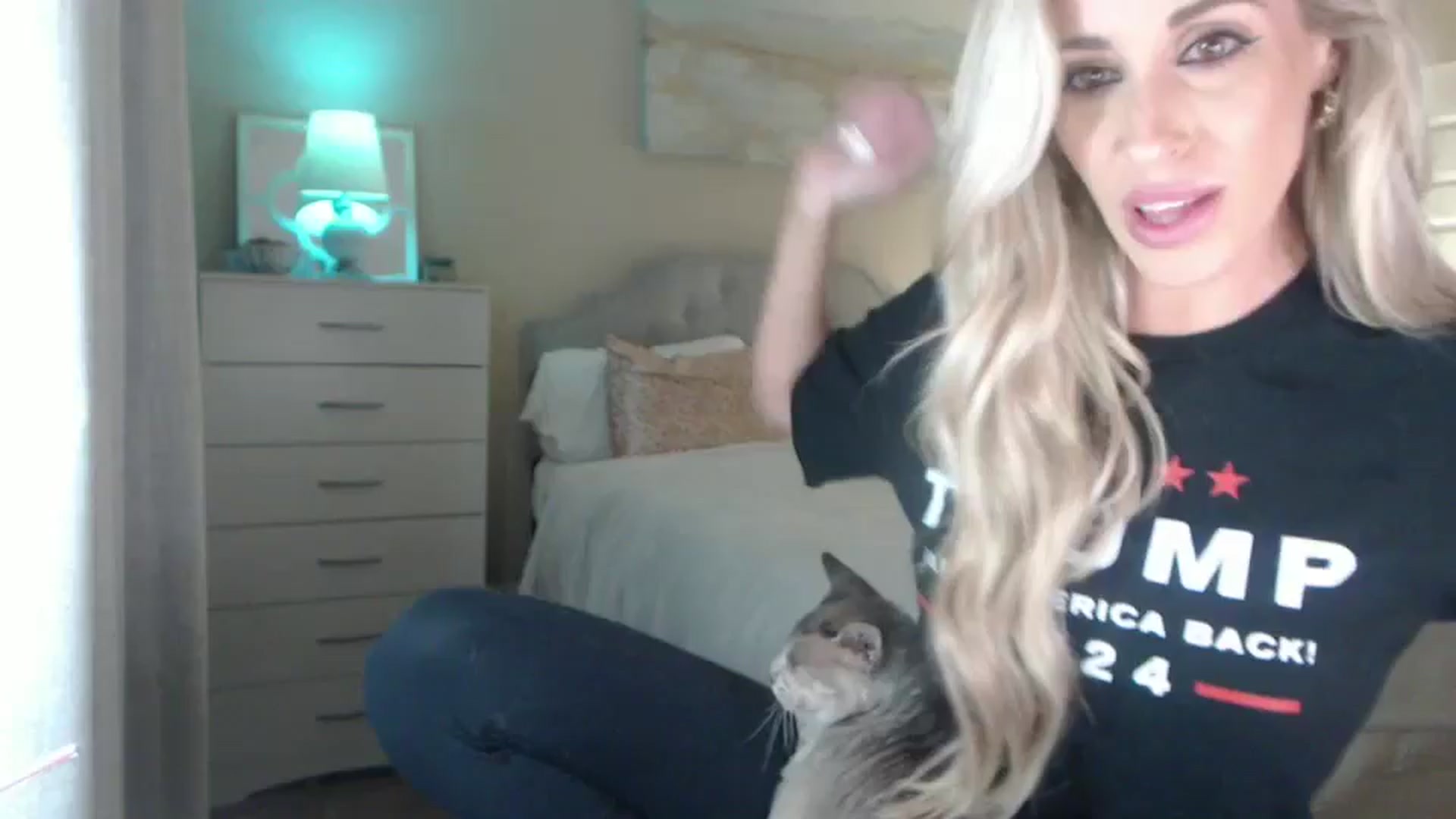 Gallery image thumbnail from Queen_bambii's myfreecams stream on, 08/10/2024, 08:05 image 19 of 20