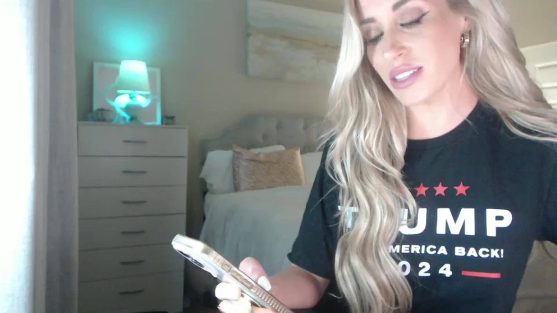 Gallery image thumbnail from Queen_bambii's myfreecams stream on, 08/10/2024, 08:05 image 4 of 20