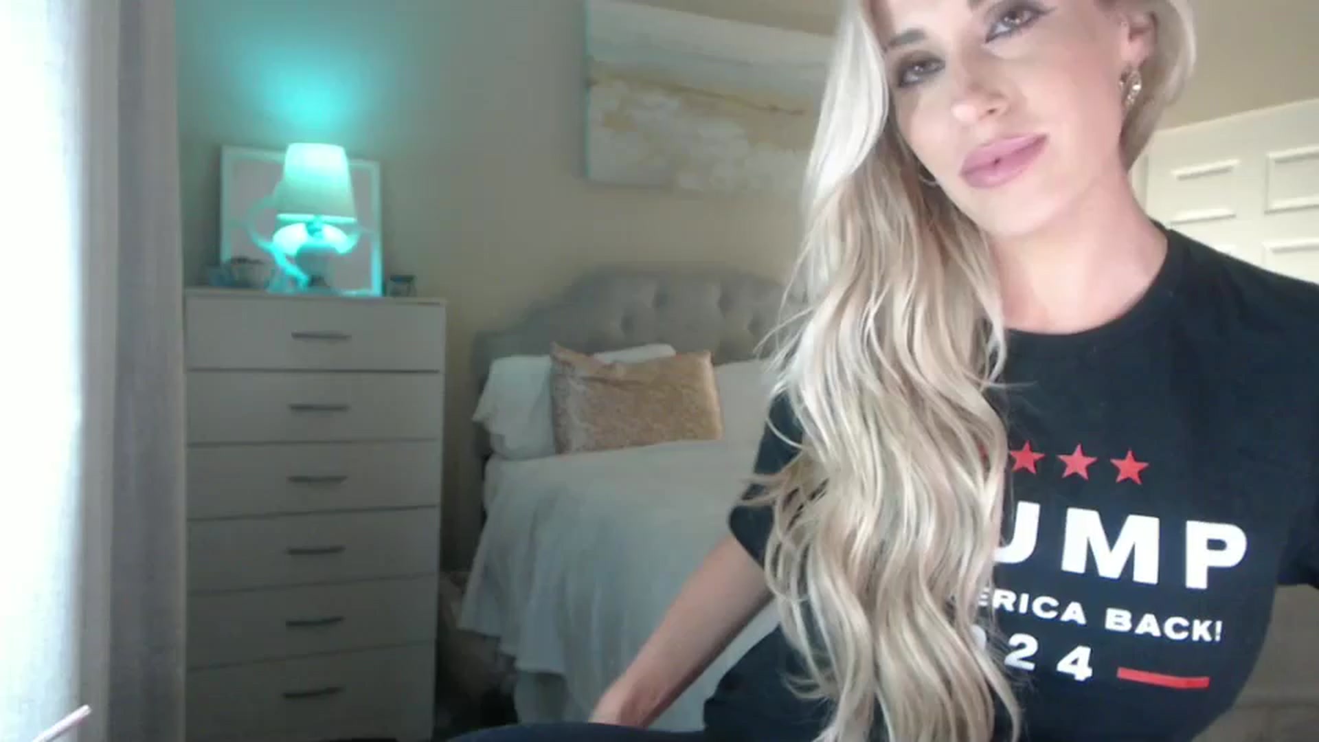 Gallery image thumbnail from Queen_bambii's myfreecams stream on, 08/10/2024, 08:05 image 6 of 20