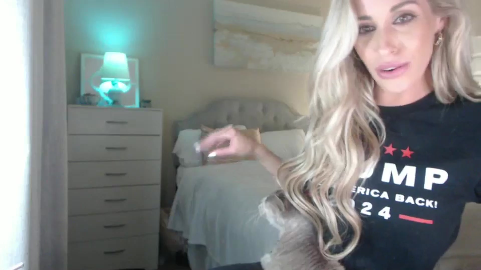 Gallery image thumbnail from Queen_bambii's myfreecams stream on, 08/10/2024, 08:05 image 17 of 20