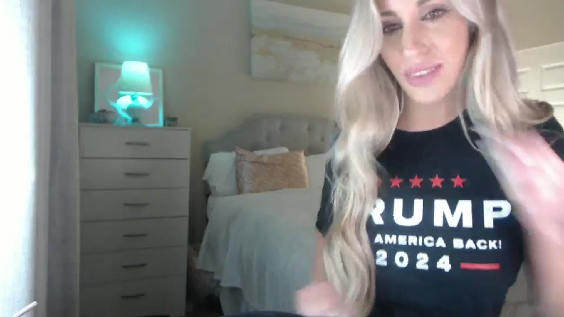 Gallery image thumbnail from Queen_bambii's myfreecams stream on, 08/10/2024, 08:05 image 8 of 20