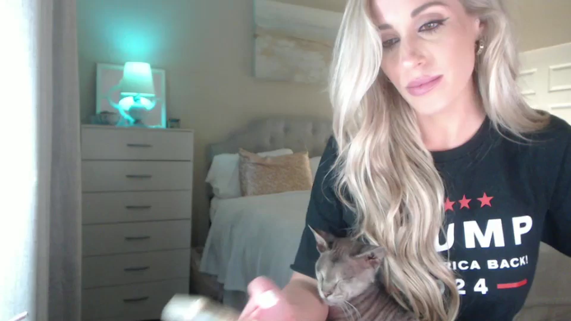 Gallery image thumbnail from Queen_bambii's myfreecams stream on, 08/10/2024, 08:05 image 18 of 20