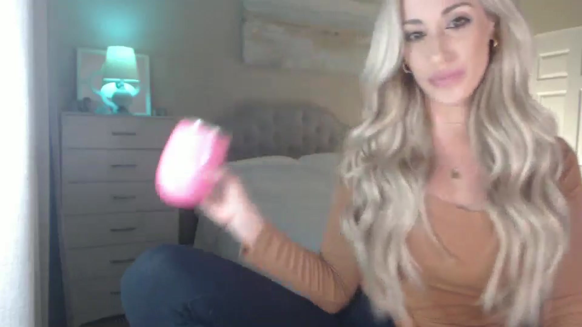 Gallery image thumbnail from Queen_bambii's myfreecams stream on, 08/14/2024, 04:48 image 5 of 20