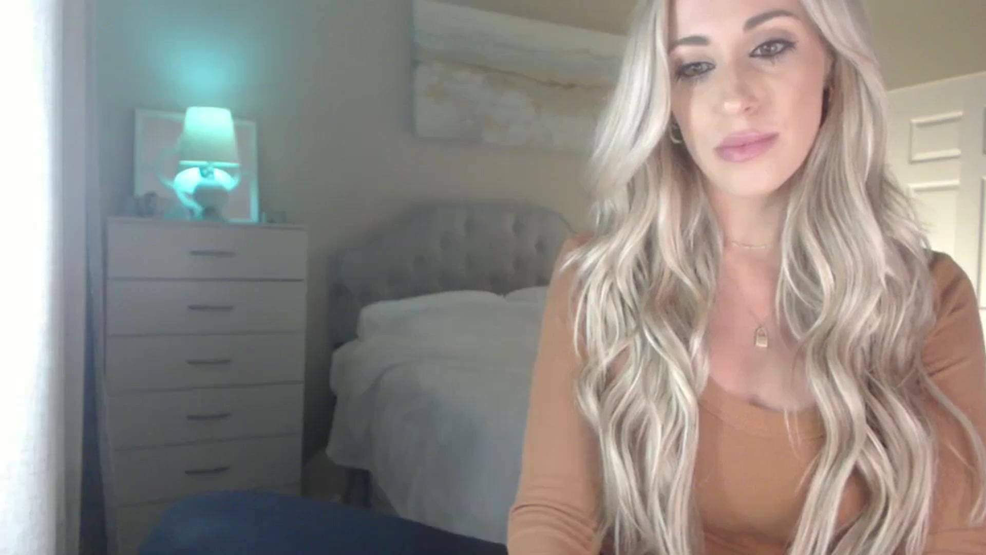 Gallery image thumbnail from Queen_bambii's myfreecams stream on, 08/14/2024, 04:48 image 14 of 20