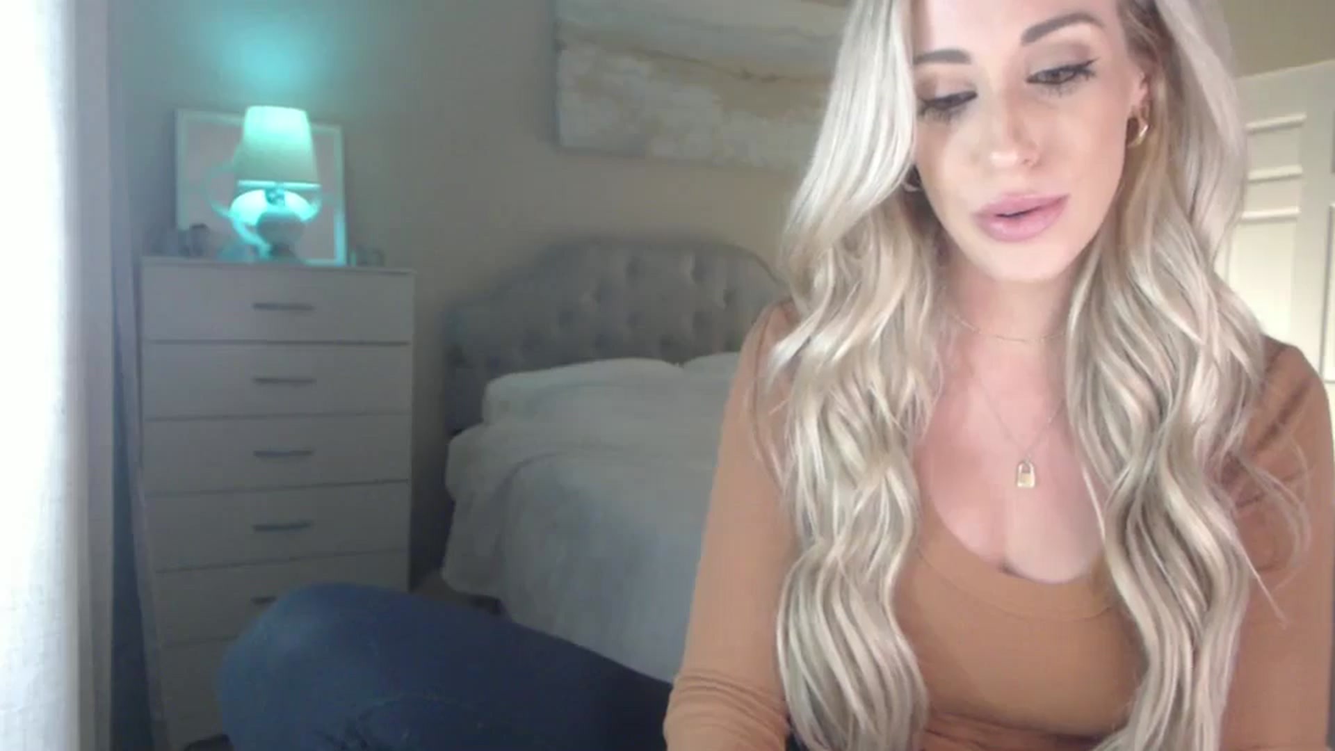 Gallery image thumbnail from Queen_bambii's myfreecams stream on, 08/14/2024, 04:48 image 6 of 20
