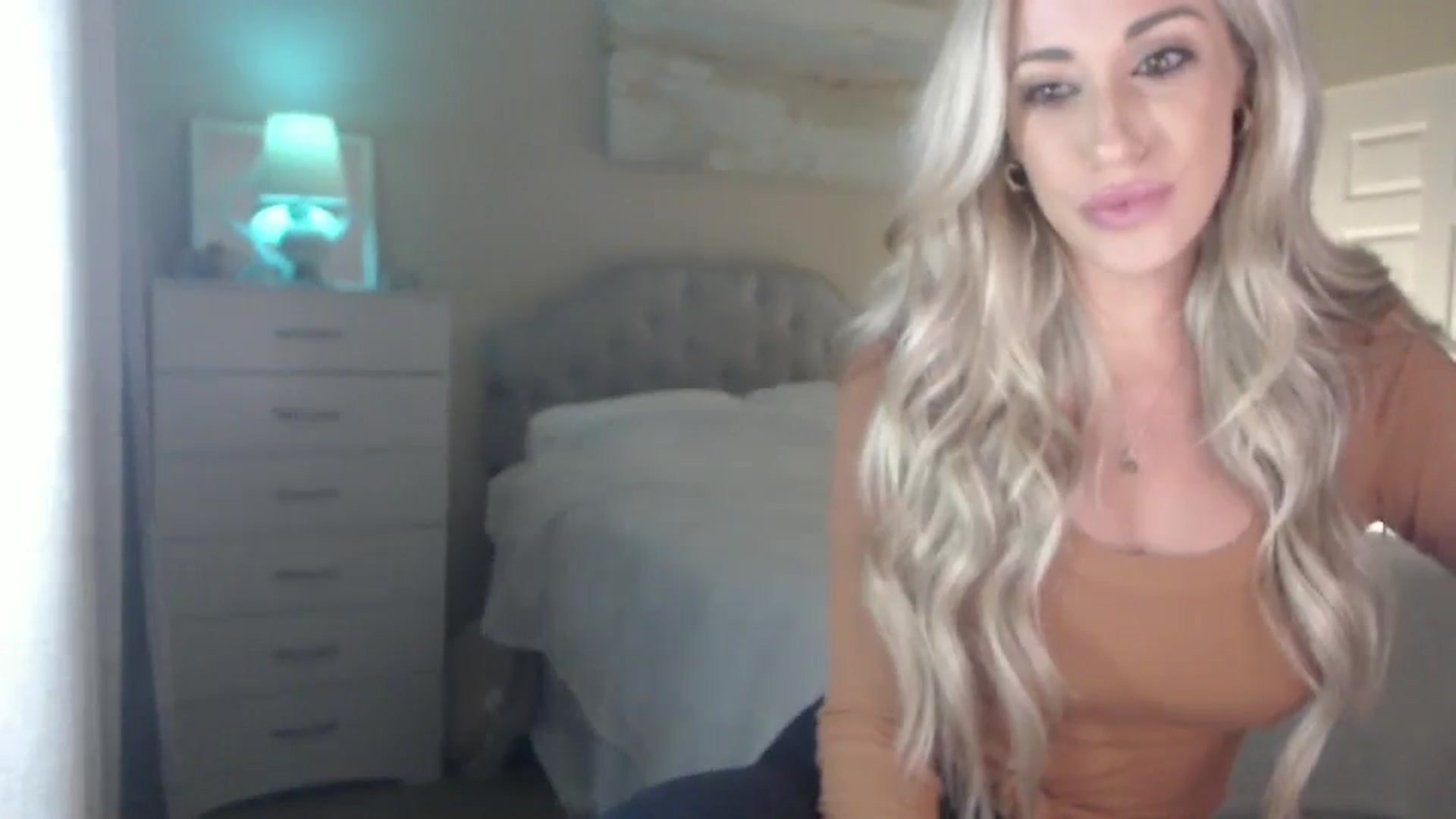 Gallery image thumbnail from Queen_bambii's myfreecams stream on, 08/14/2024, 04:48 image 2 of 20