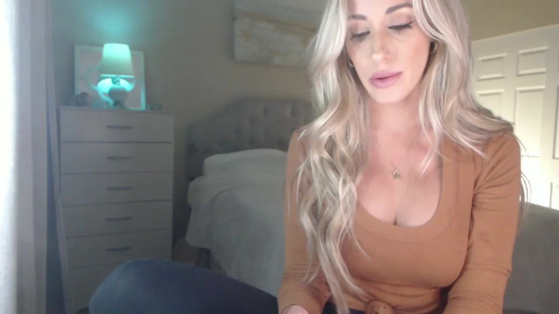 Gallery image thumbnail from Queen_bambii's myfreecams stream on, 08/14/2024, 06:11 image 2 of 20