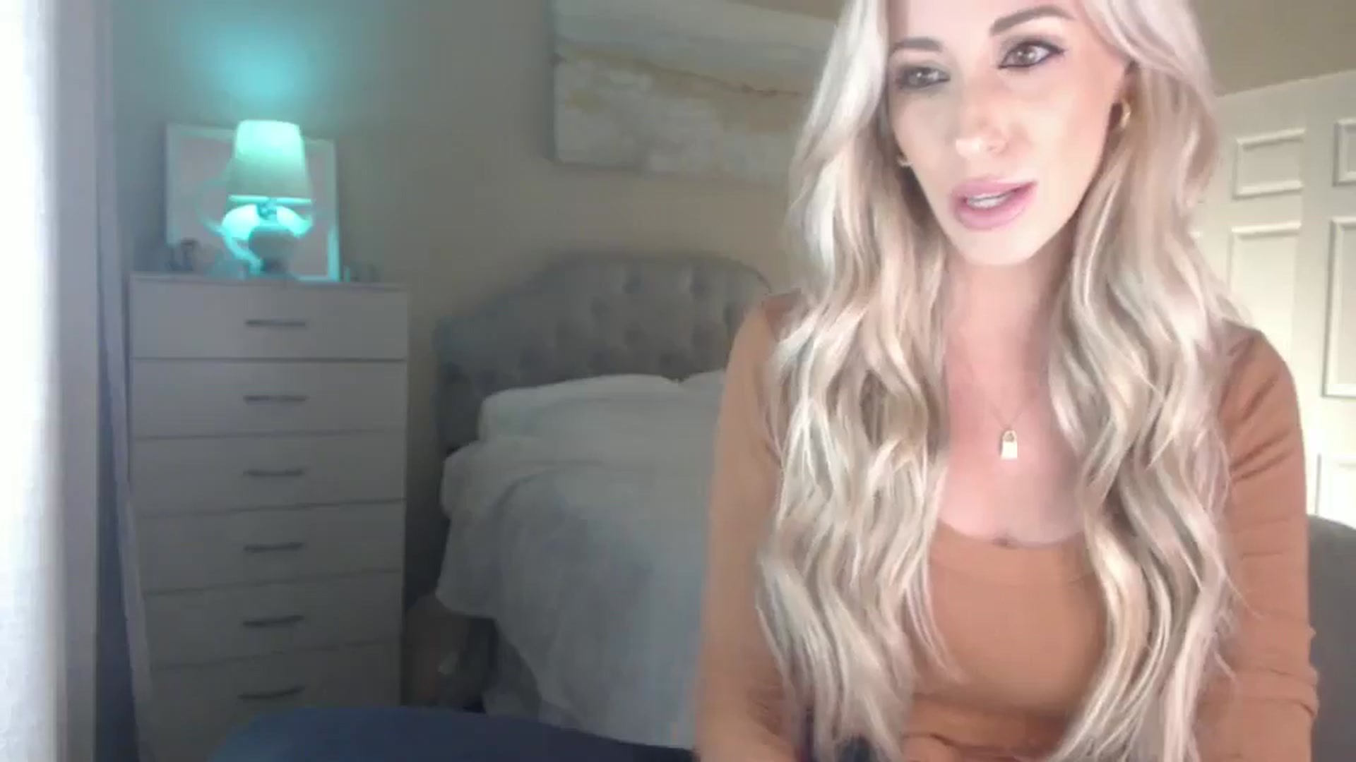 Gallery image thumbnail from Queen_bambii's myfreecams stream on, 08/14/2024, 06:11 image 8 of 20