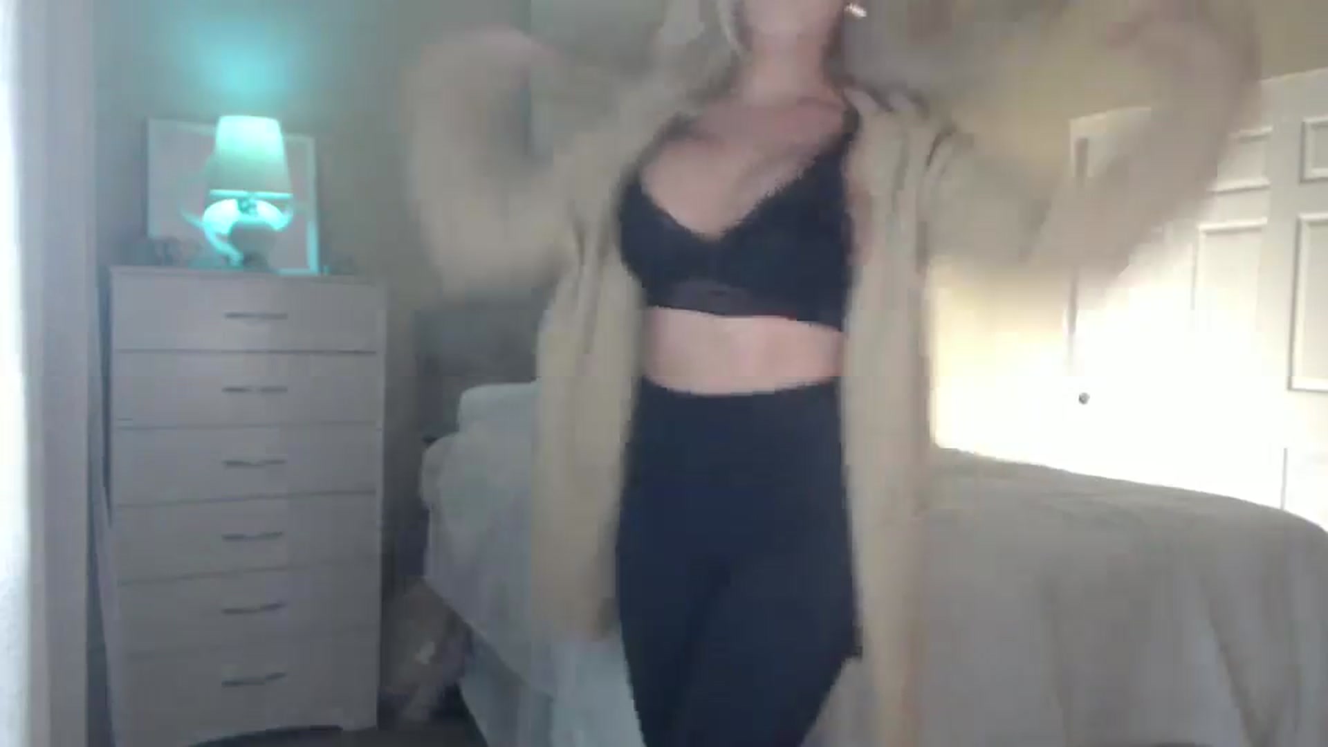 Gallery image thumbnail from Queen_bambii's myfreecams stream on, 08/14/2024, 06:11 image 18 of 20